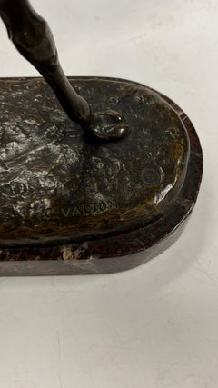 Orientalische Bronzeskulptur eines Bedouin auf Kamel aus Bronze und Marmor nach Charles Valton