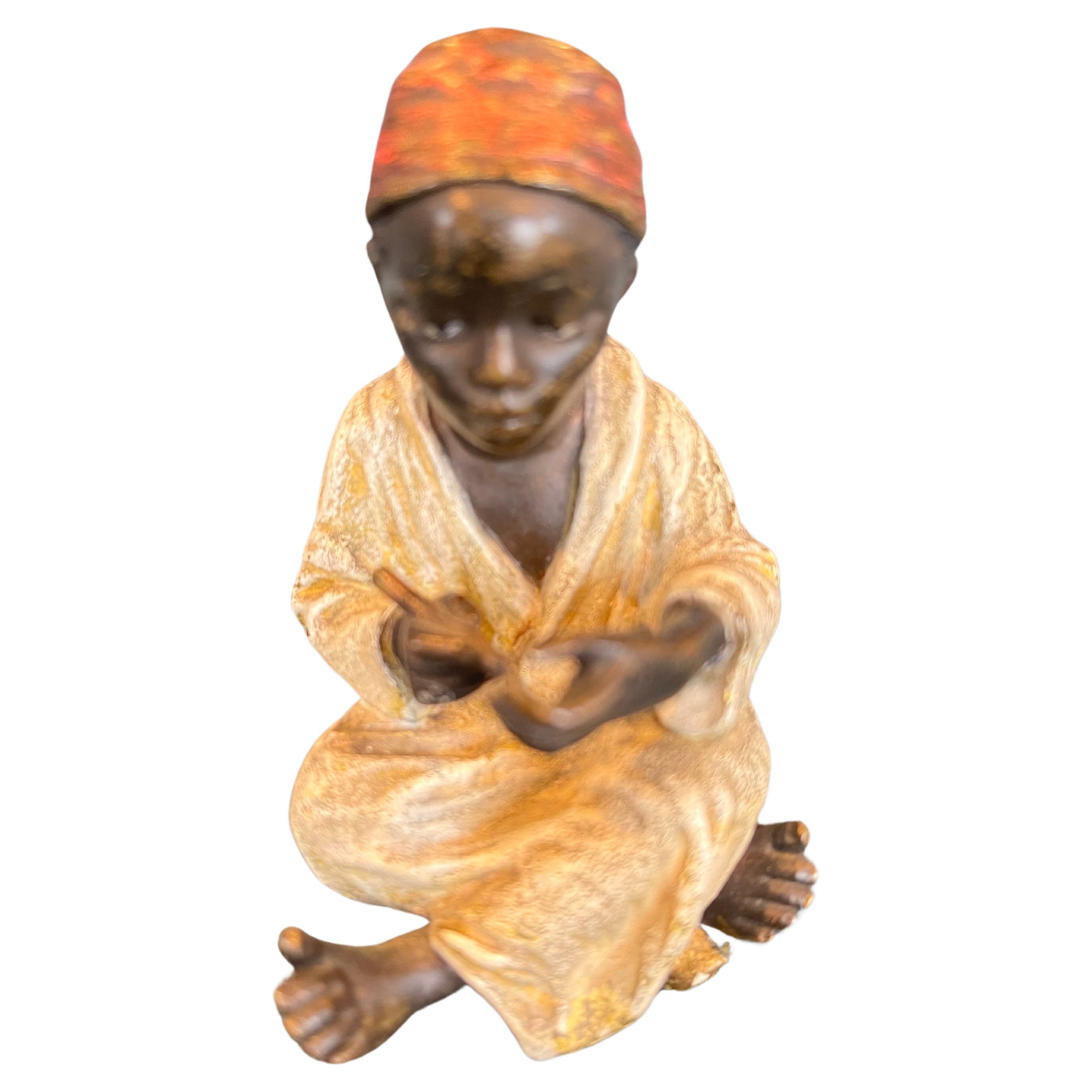 Orientalist  Cold Painted Vienna Bronze Young Boy, Bergmann Foundry, ca. 1900, Kalt bemalte Wiener Bronze im Angebot