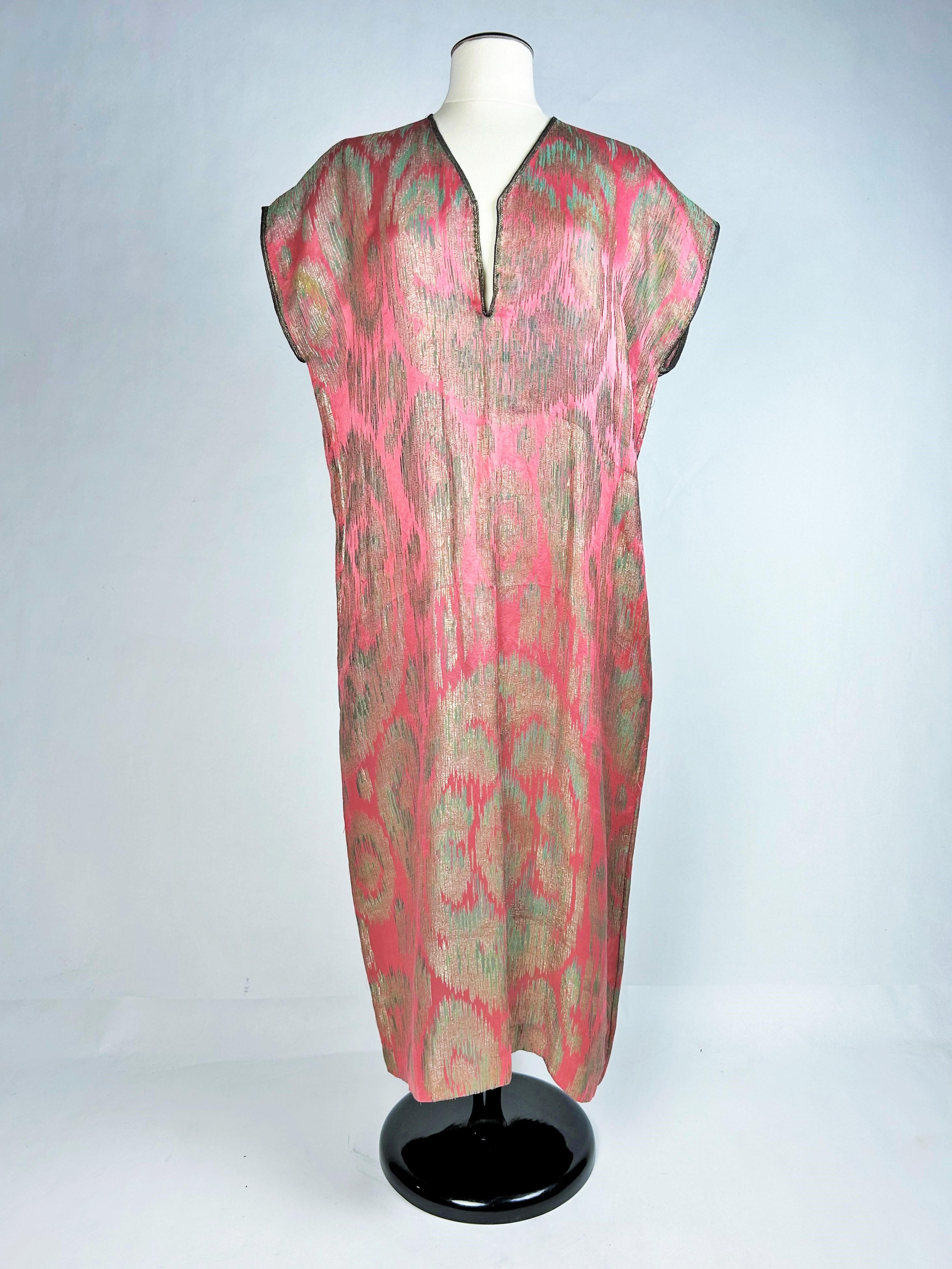 Orientalisches Kleid oder Djellaba aus Lamé von Madame Babani Paris - Frankreich CIRCA 1915 (Braun)