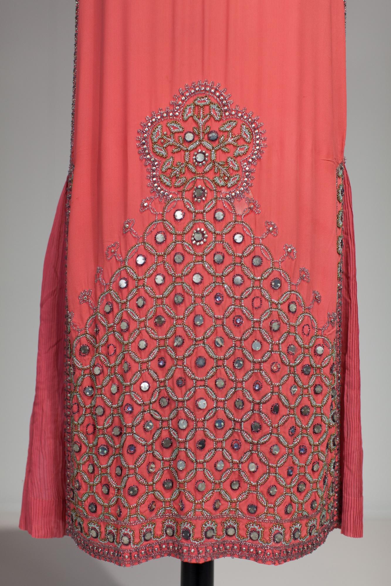 Orientalistisches Flapper-Kleid aus Seidenkrepp Frankreich um 1925 8