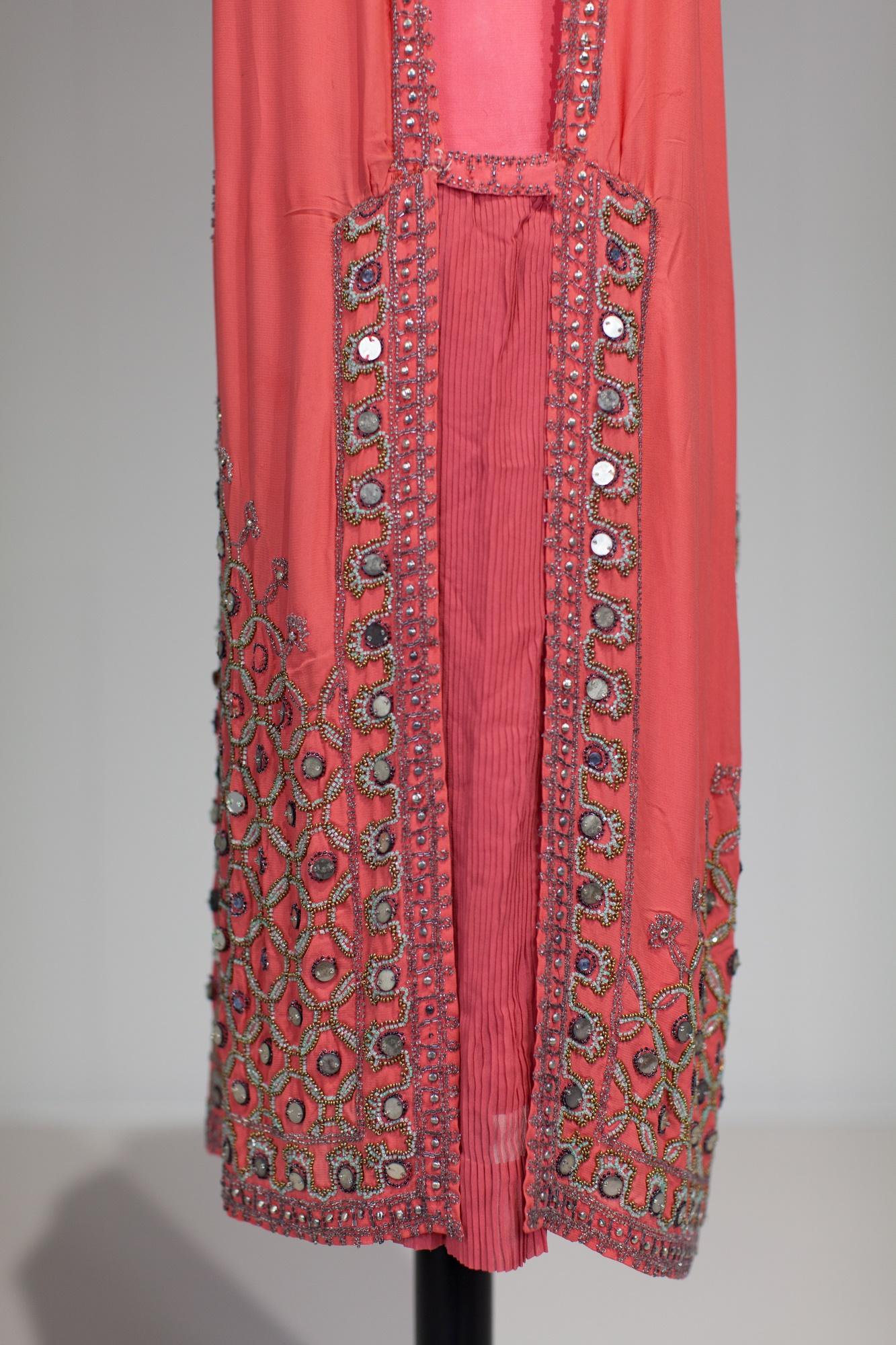 Orientalistisches Flapper-Kleid aus Seidenkrepp Frankreich um 1925 10