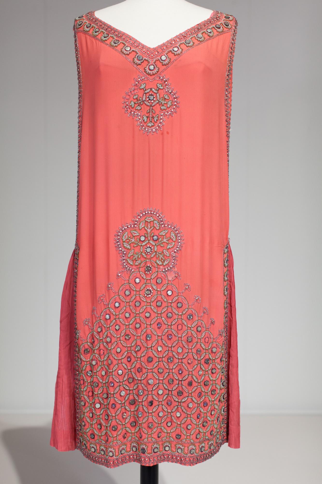 Orientalistisches Flapper-Kleid aus Seidenkrepp Frankreich um 1925 4