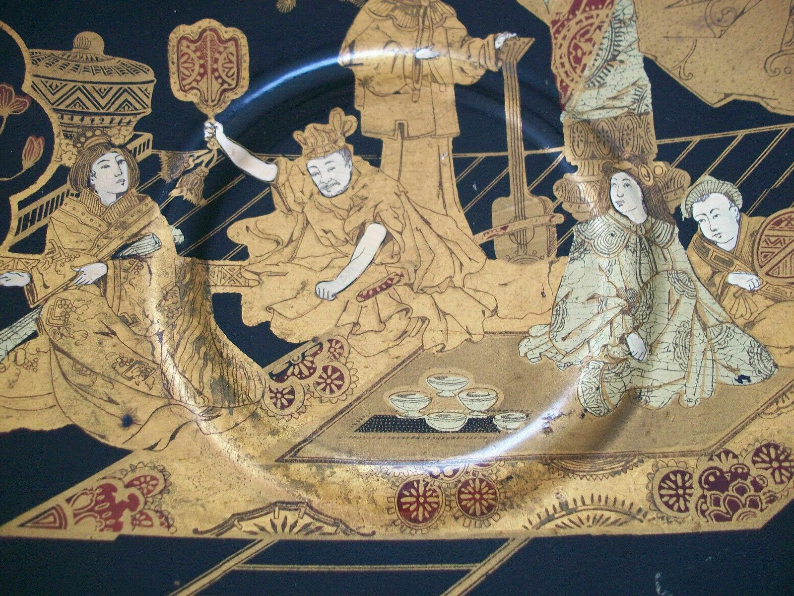 Gold Leaf Orientalist Hand Painted & Gilt Black Lacquer Plate or Dish, 19th Century For Sale