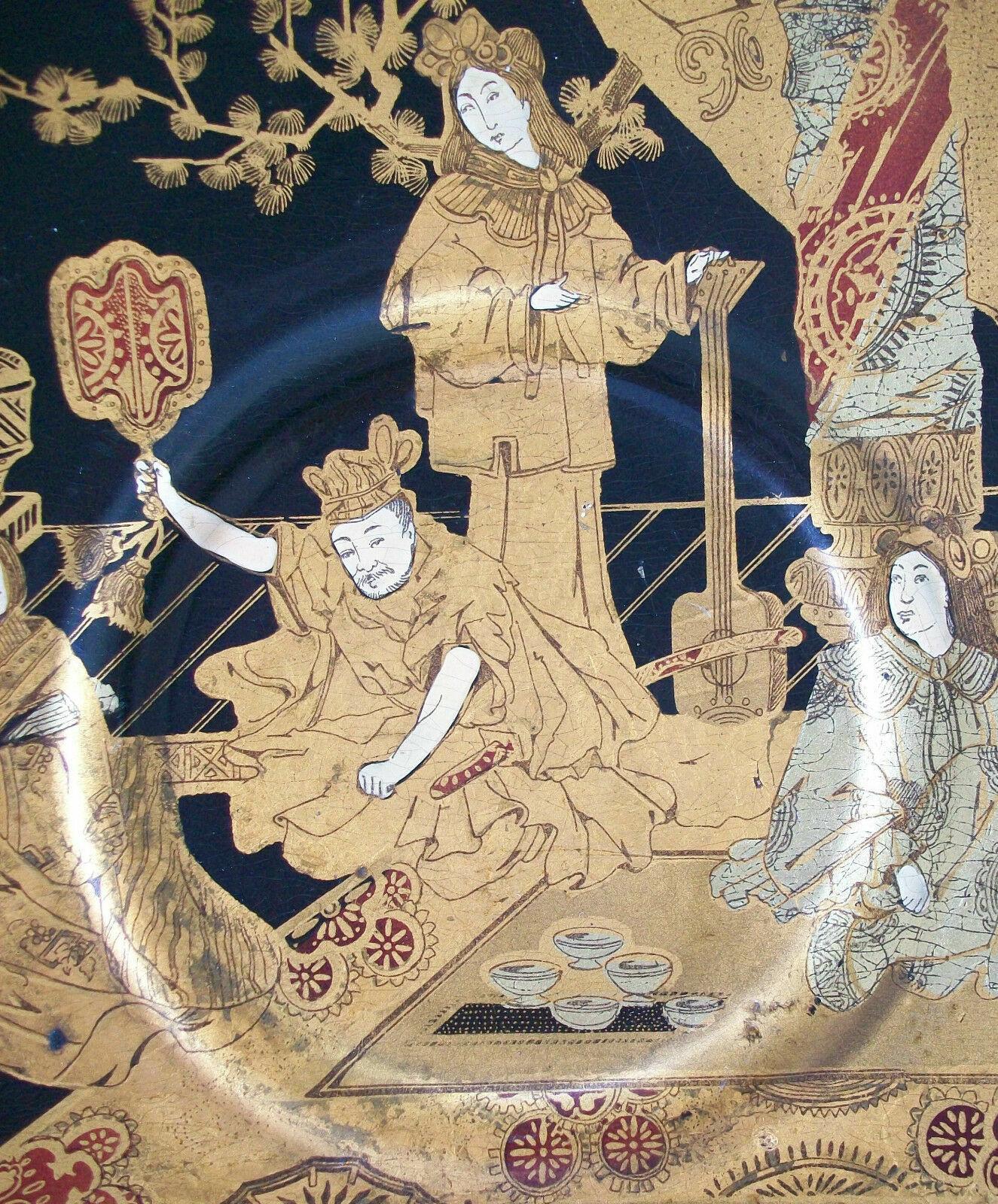 Orientalischer, handbemalter und vergoldeter schwarzer Lackteller oder Teller, 19. Jahrhundert im Angebot 1