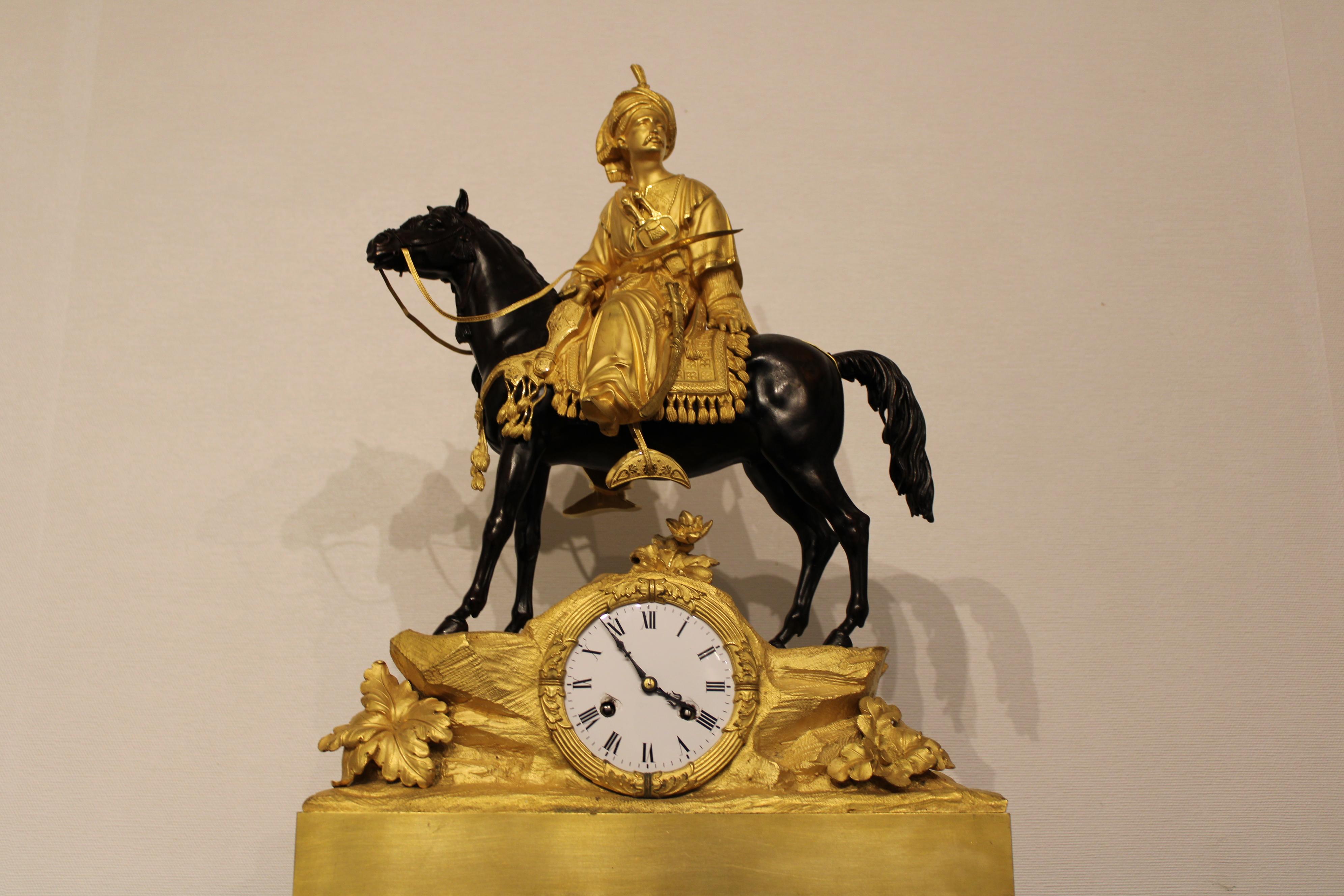 Orientalist table clock from the early 19th century In Excellent Condition In Paris, FR