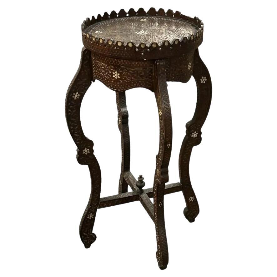 Orientalista  Obra, Pedestal de haya y hueso circa 1880