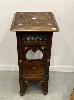 Orientalista  Lavoro, Piedistallo in faggio e osso circa 1900-1930