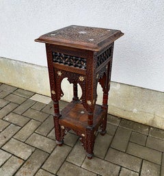 Orientalist  Werk, The Pedestal aus Buche und Knochen, um 1900-1930