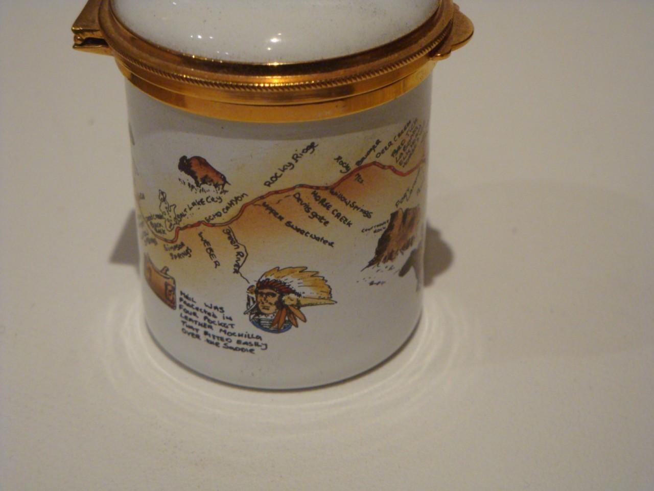 Orig Coleccionistas William Cody 1927 Pony Express LTD Staffordshire Esmalte Caja Bancaria en Bueno estado para la venta en New York, NY