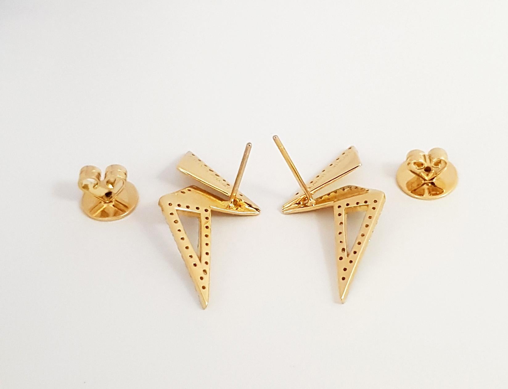 Origami Brush Gold Diamond Mini Earrings 18K Yellow Gold In New Condition For Sale In Bangkok, 10