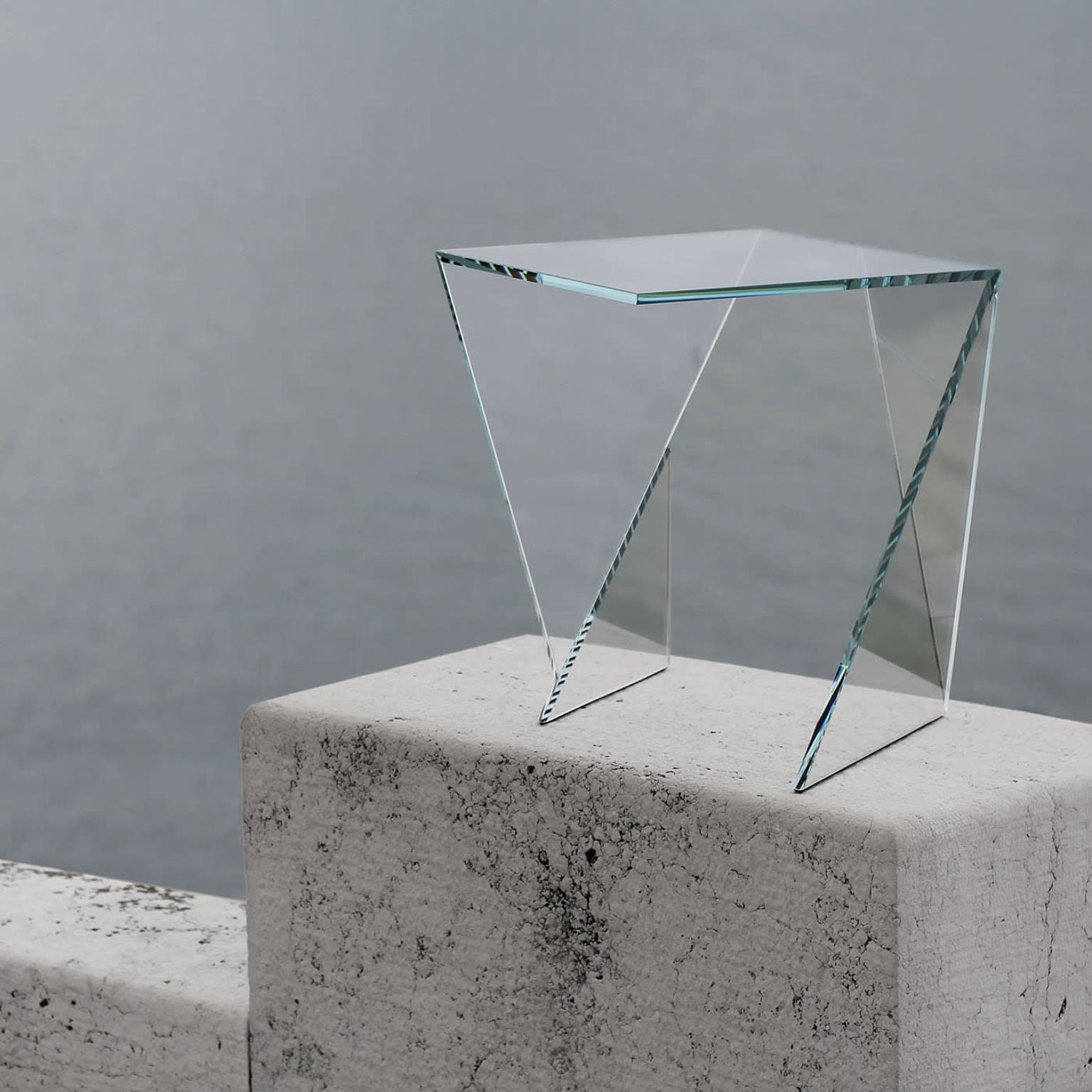 Origami Calcio Beistelltisch aus Kristallglas von Barberini & Gunnell im Zustand „Neu“ im Angebot in Geneve, CH