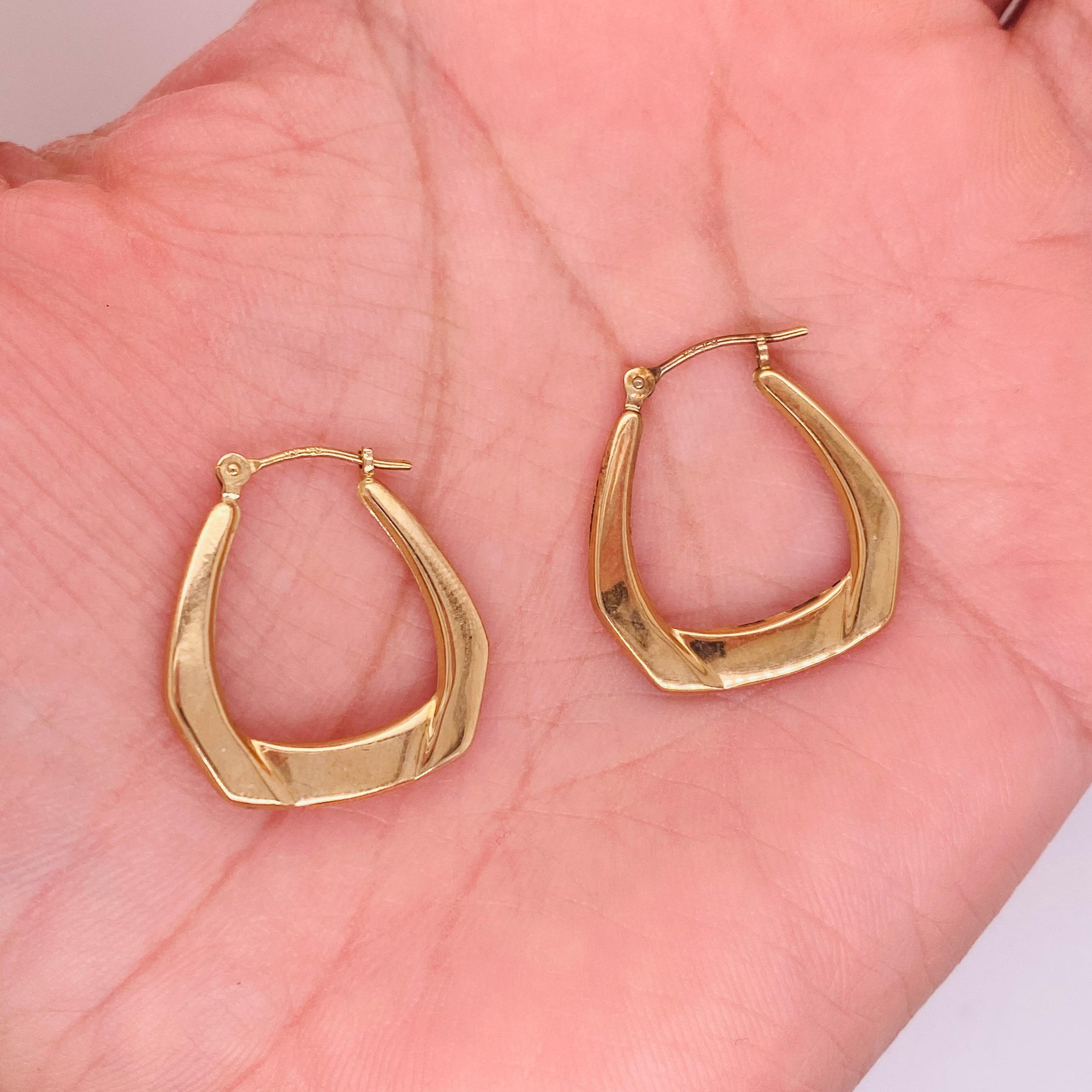 Origami Fold Hoops 14 Karat Yellow Gold Dangle Earrings Lightweight Design LV In Excellent Condition For Sale In Austin, TX