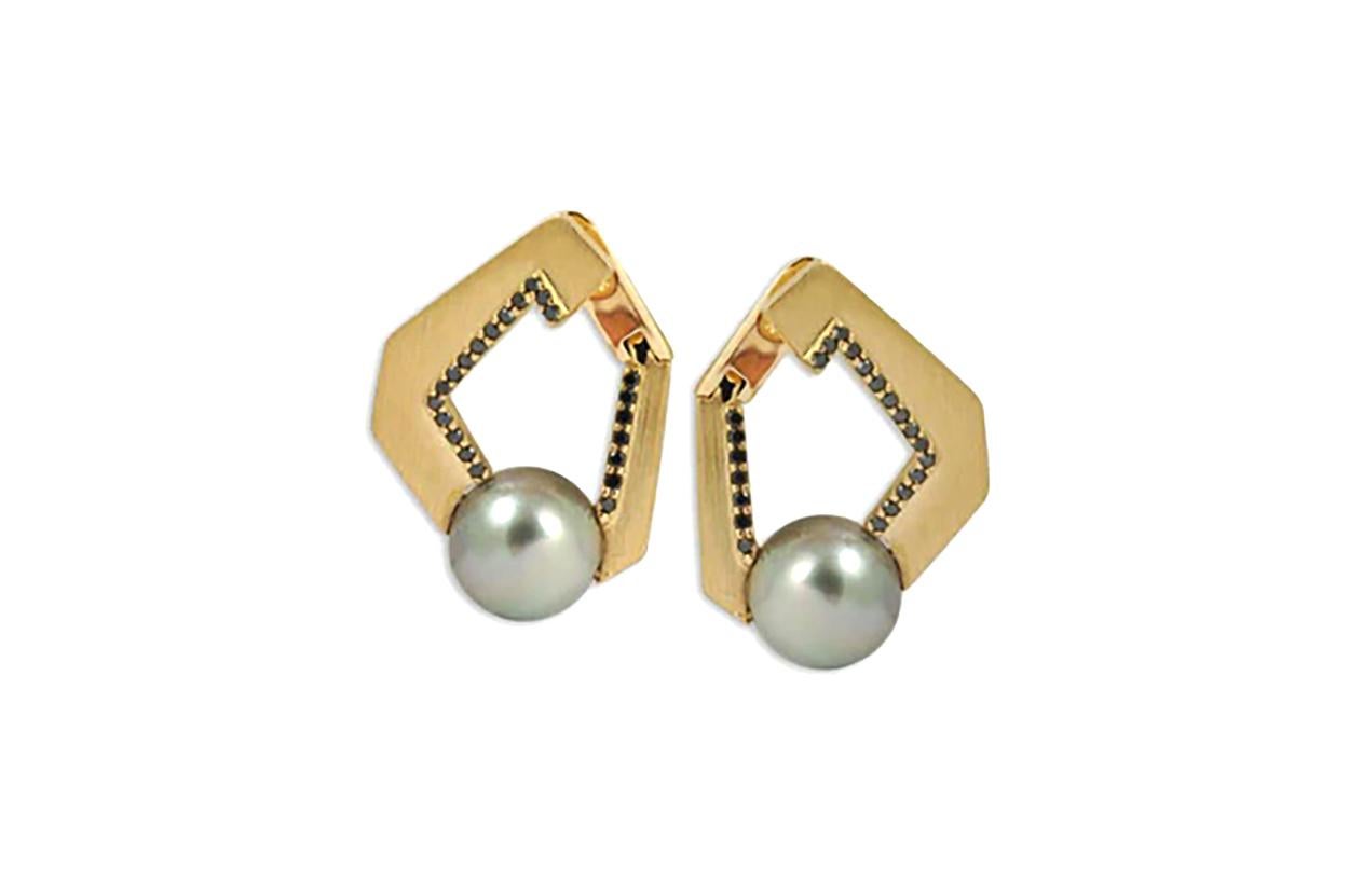 Origami Boucles d'oreilles à maillons n° 5 en or 18 carats avec perles des mers du Sud et diamants noirs en vente 2