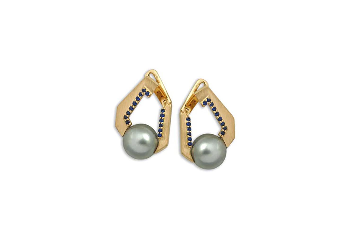 Origami Link no. 5 South Sea Pearl with Blue Sapphire Earrings set in 18K Gold 3
