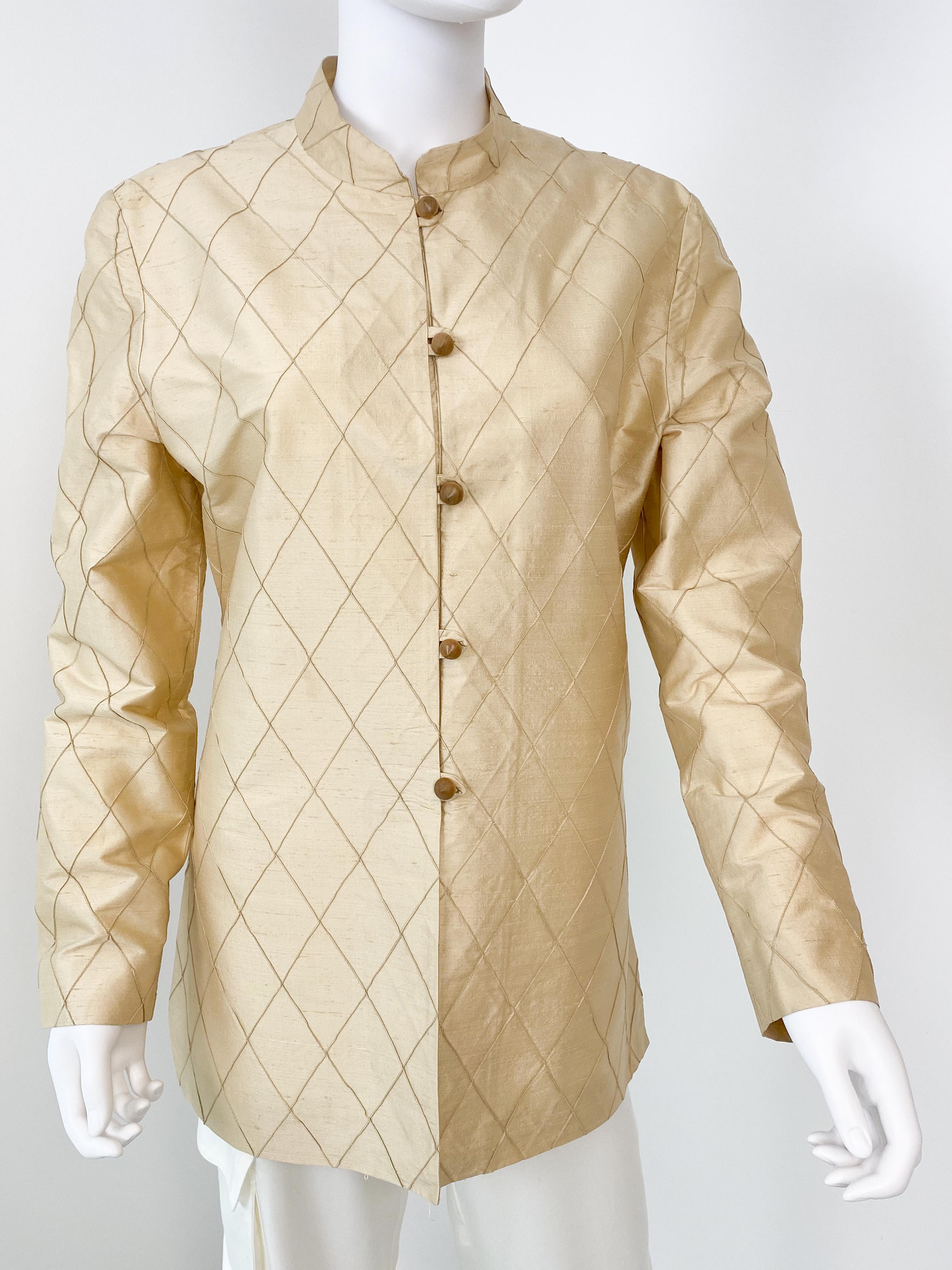 Veste Origami en soie brute parchemin avec col Mao mandarin taille 8/10 Bon état - En vente à Atlanta, GA