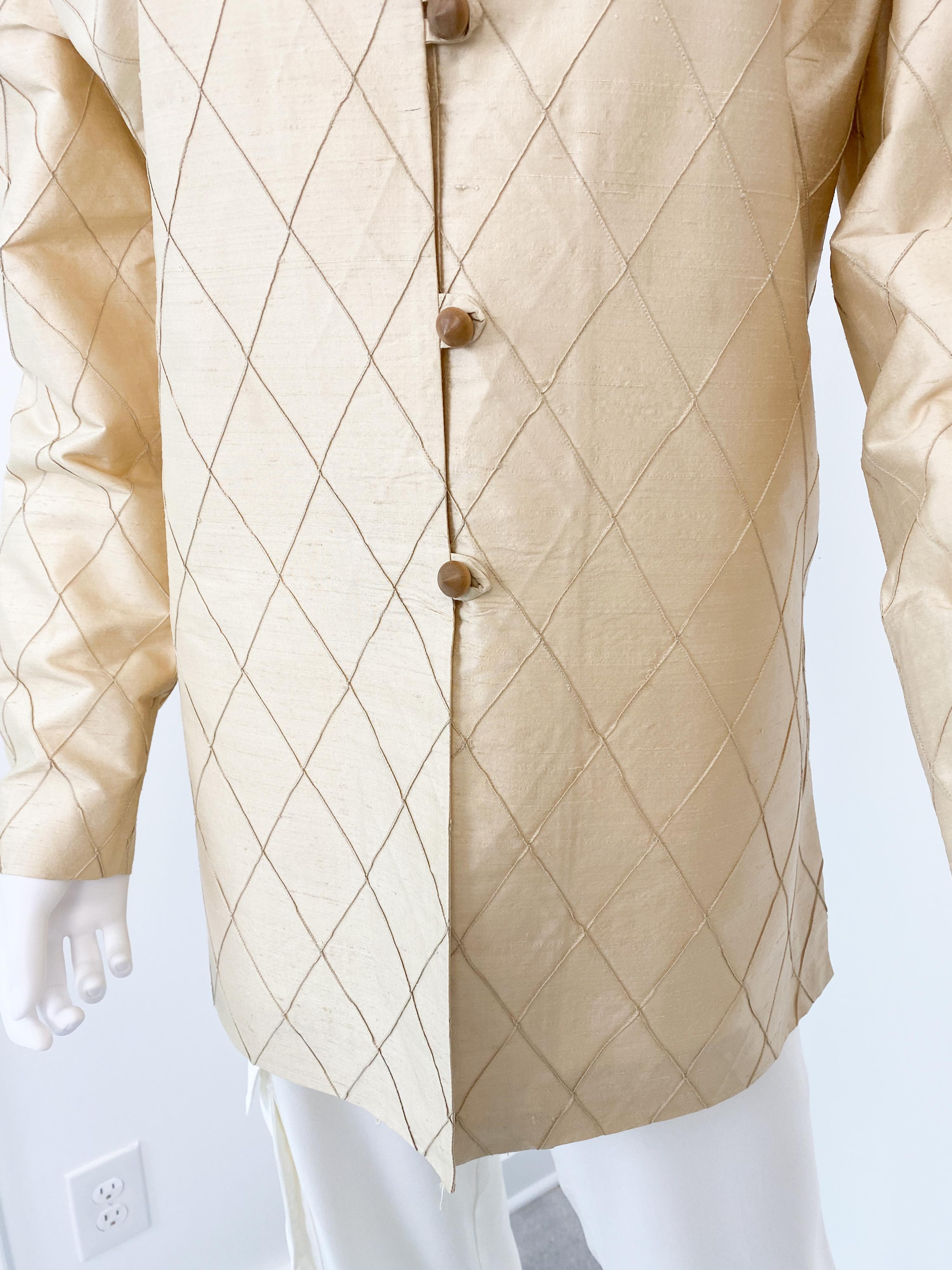 Veste Origami en soie brute parchemin avec col Mao mandarin taille 8/10 Pour femmes en vente