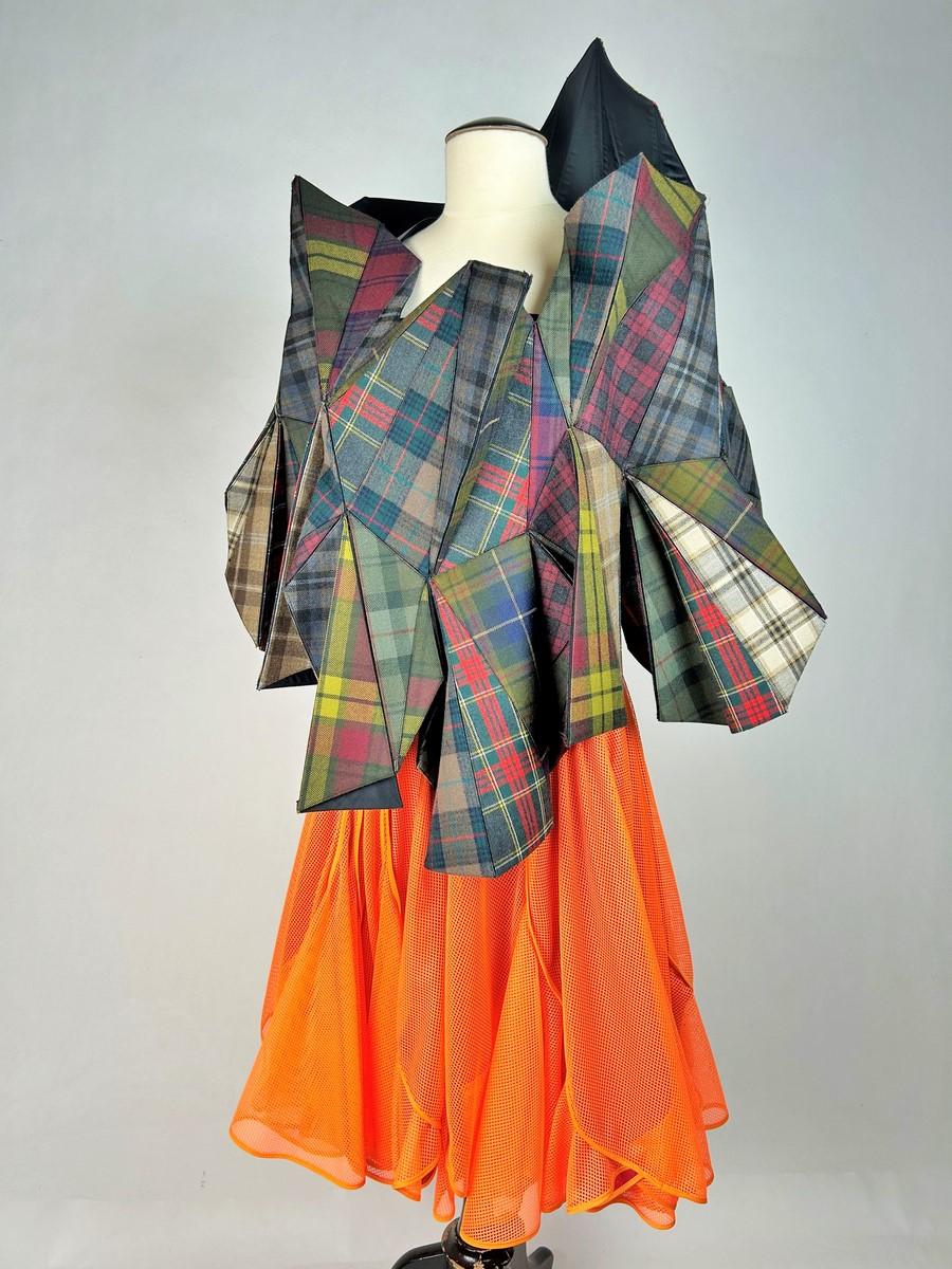 Origami plaid skirt and top by Junya Watanabe/Comme des Garçons Circa 2015 In Good Condition In Toulon, FR
