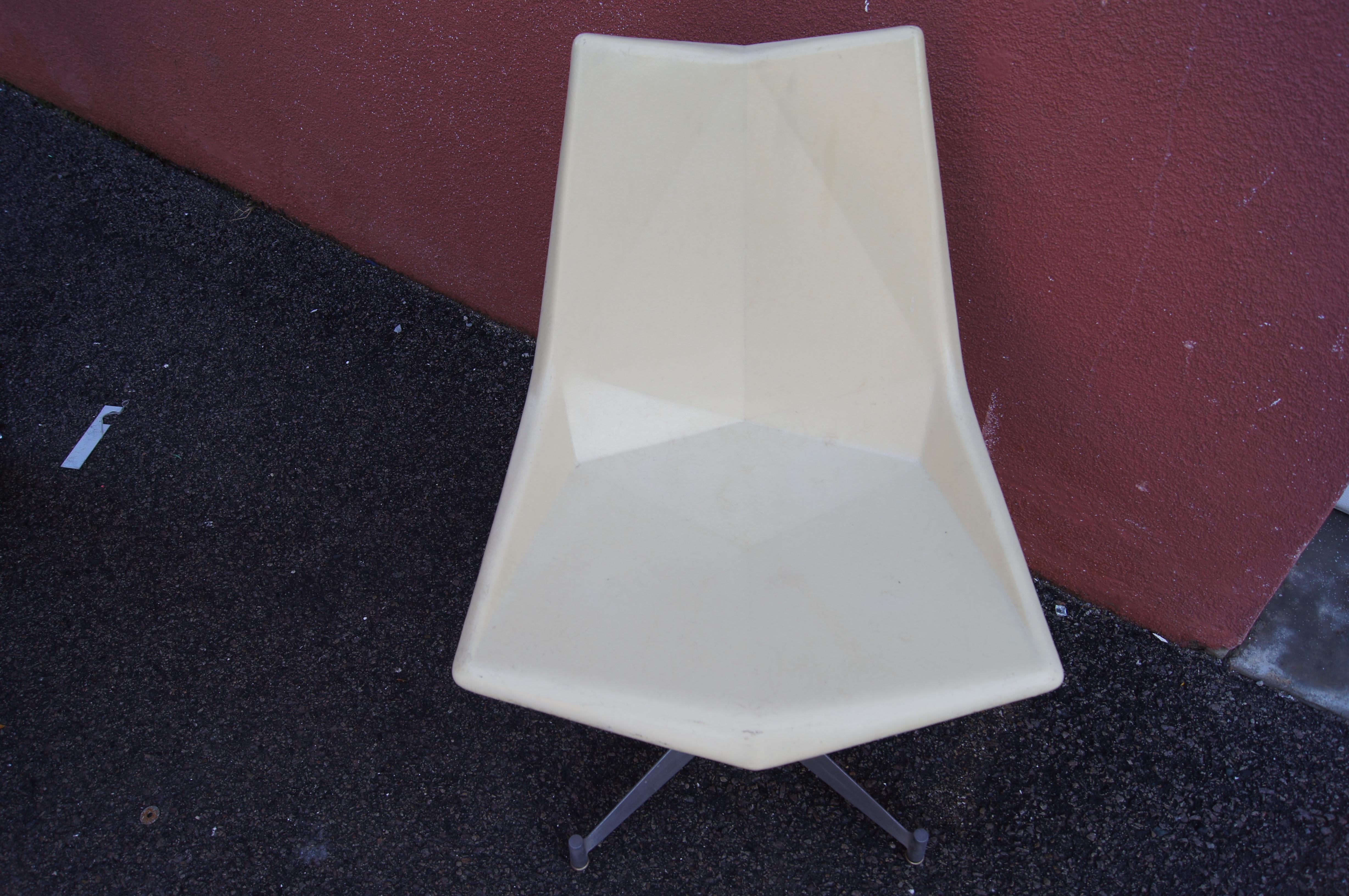 Mid-Century Modern Origami Side Chair on Swiveling Pedestal Base by Paul McCobb for St John For Sale