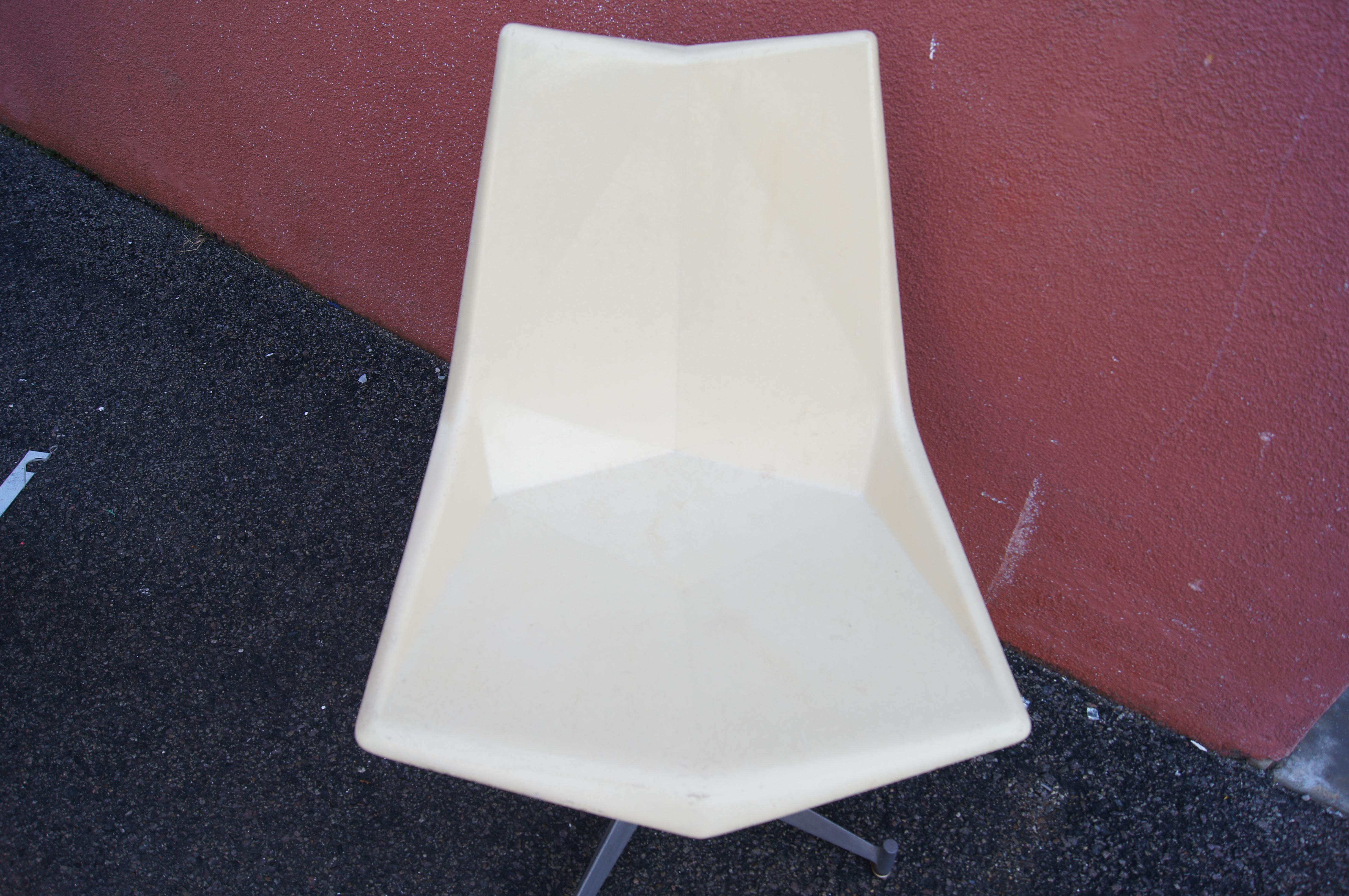 Fiberglass Origami Side Chair on Swiveling Pedestal Base by Paul McCobb for St John For Sale