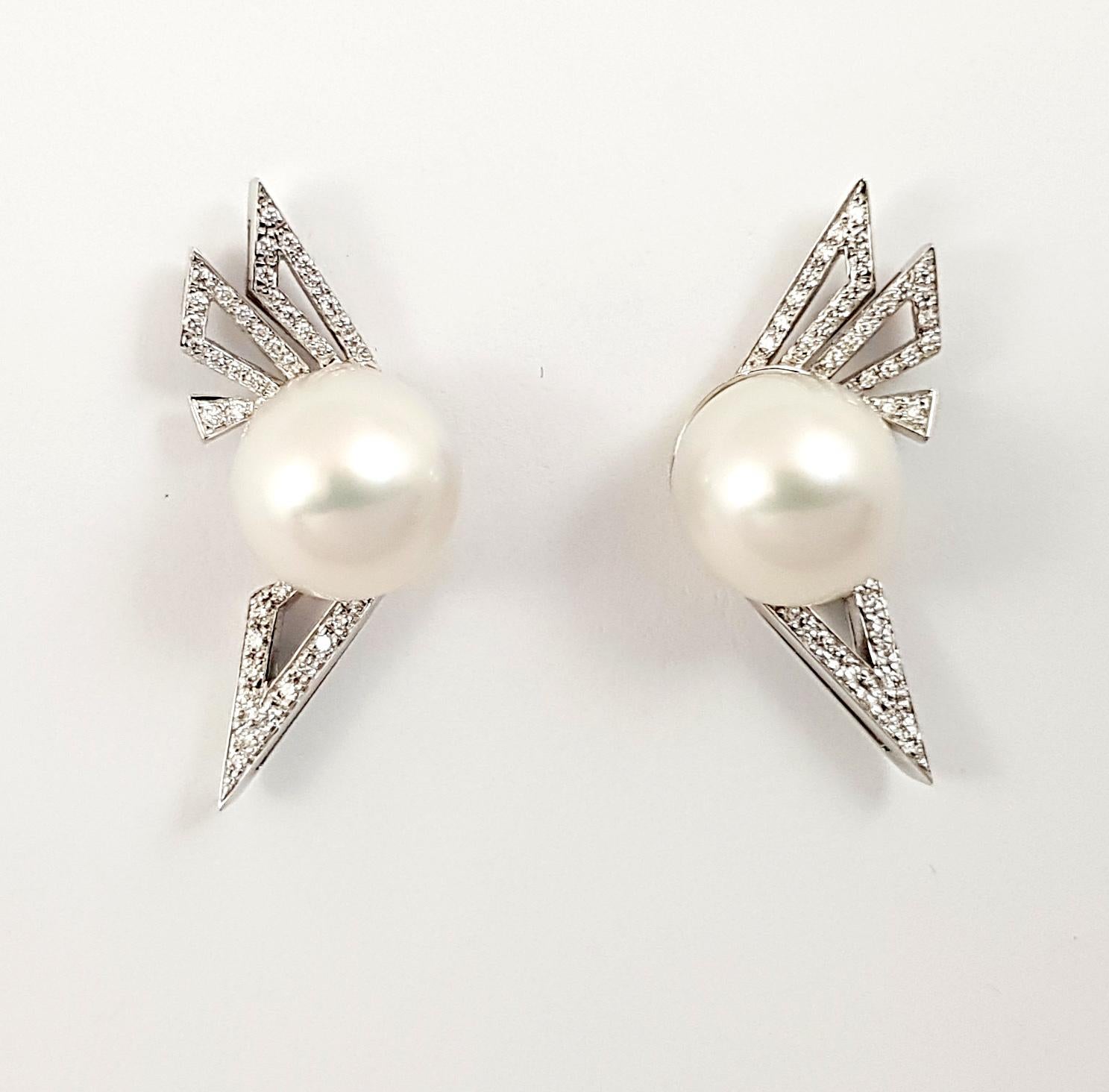 South Sea Pearl and Diamond 0.29 carat Earrings set in 18K White Gold Settings


Width: 1.4 cm
Length: 3.0 cm
Weight: 10.70 grams

The ancient Japanese tradition of paper folding has inspired the form and elements of this modern collection. With a