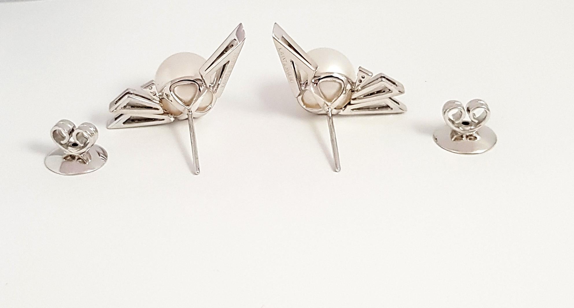 Women's Kavant Sharart Origami Silhouette Pearl, Diamond Earrings 18K White Gold For Sale