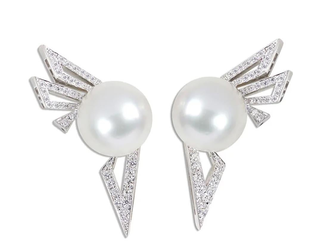 Kavant Sharart Origami Silhouette Pearl, Diamond Earrings 18K White Gold For Sale 2