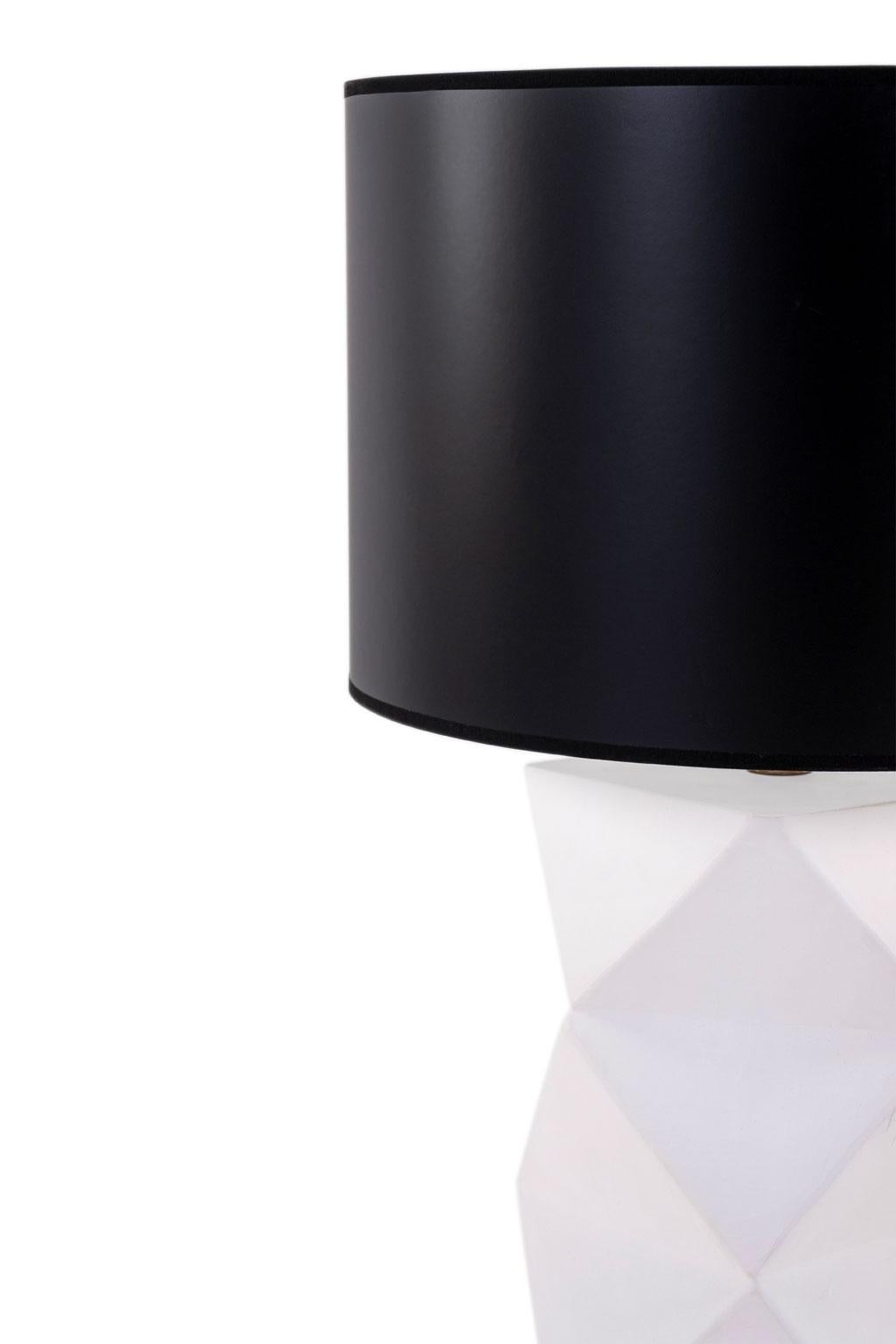 Lampe „Origami“ aus weißem Gips (amerikanisch) im Angebot