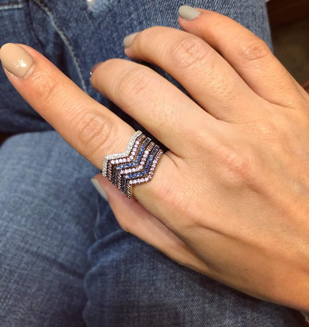 Taglio baguette Origami Ziggy Diamond Ring 18K Gold in vendita