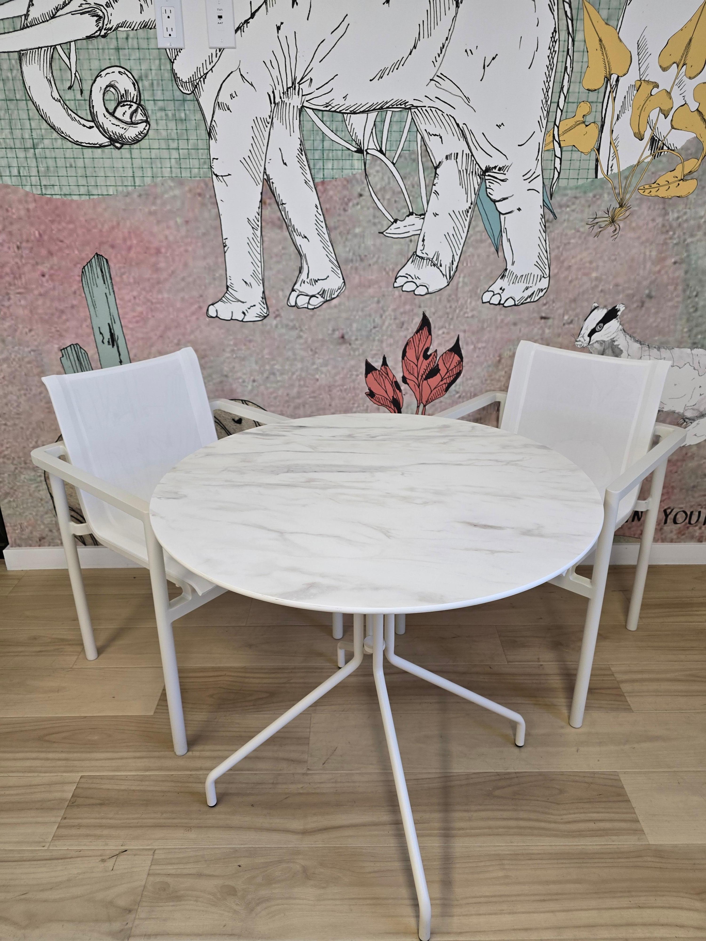 XXI secolo e contemporaneo Set da pranzo Origin * Campione da esposizione in vendita