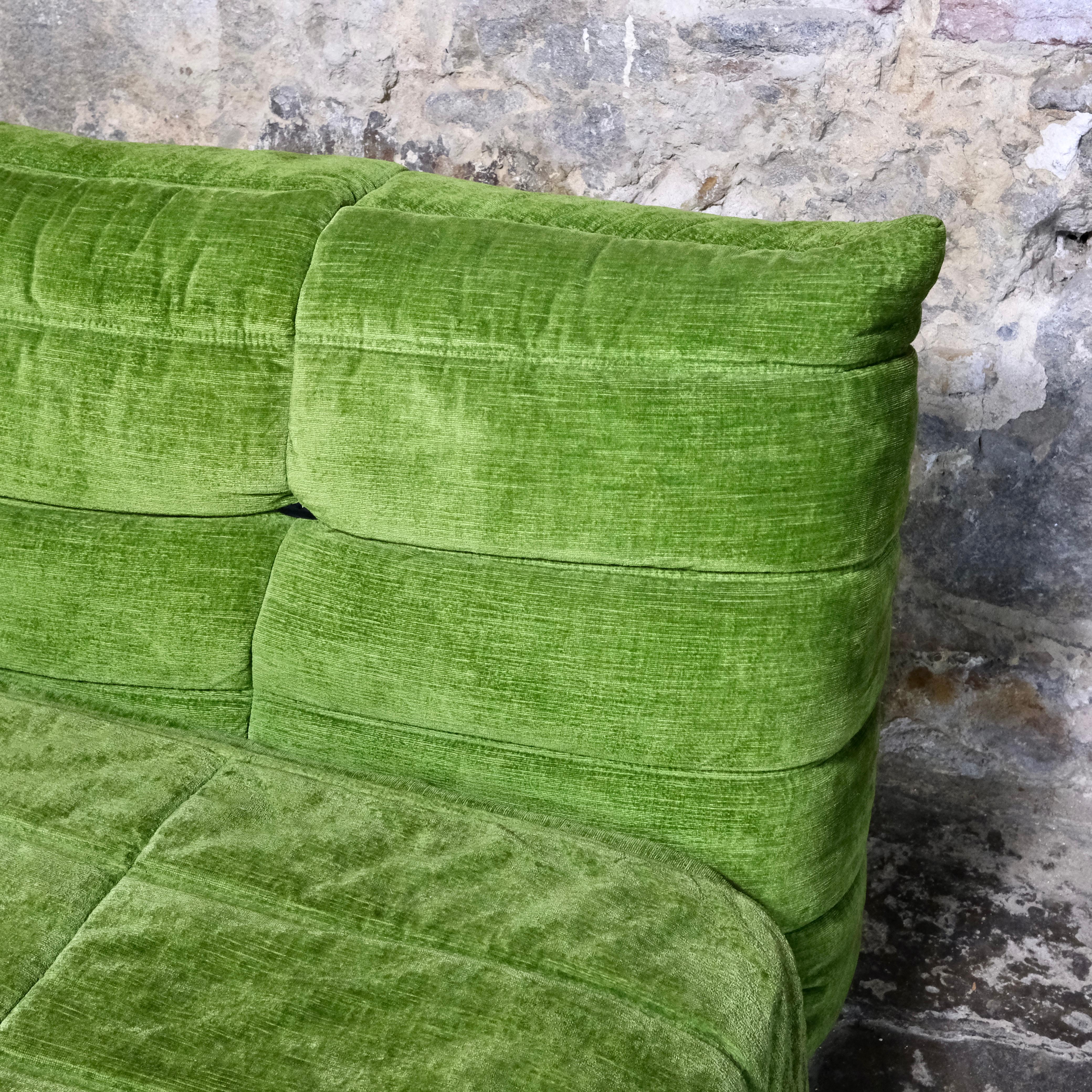 Original cama Togo de terciopelo verde de Michel Ducaroy para Ligne Roset, Francia, años 70 4