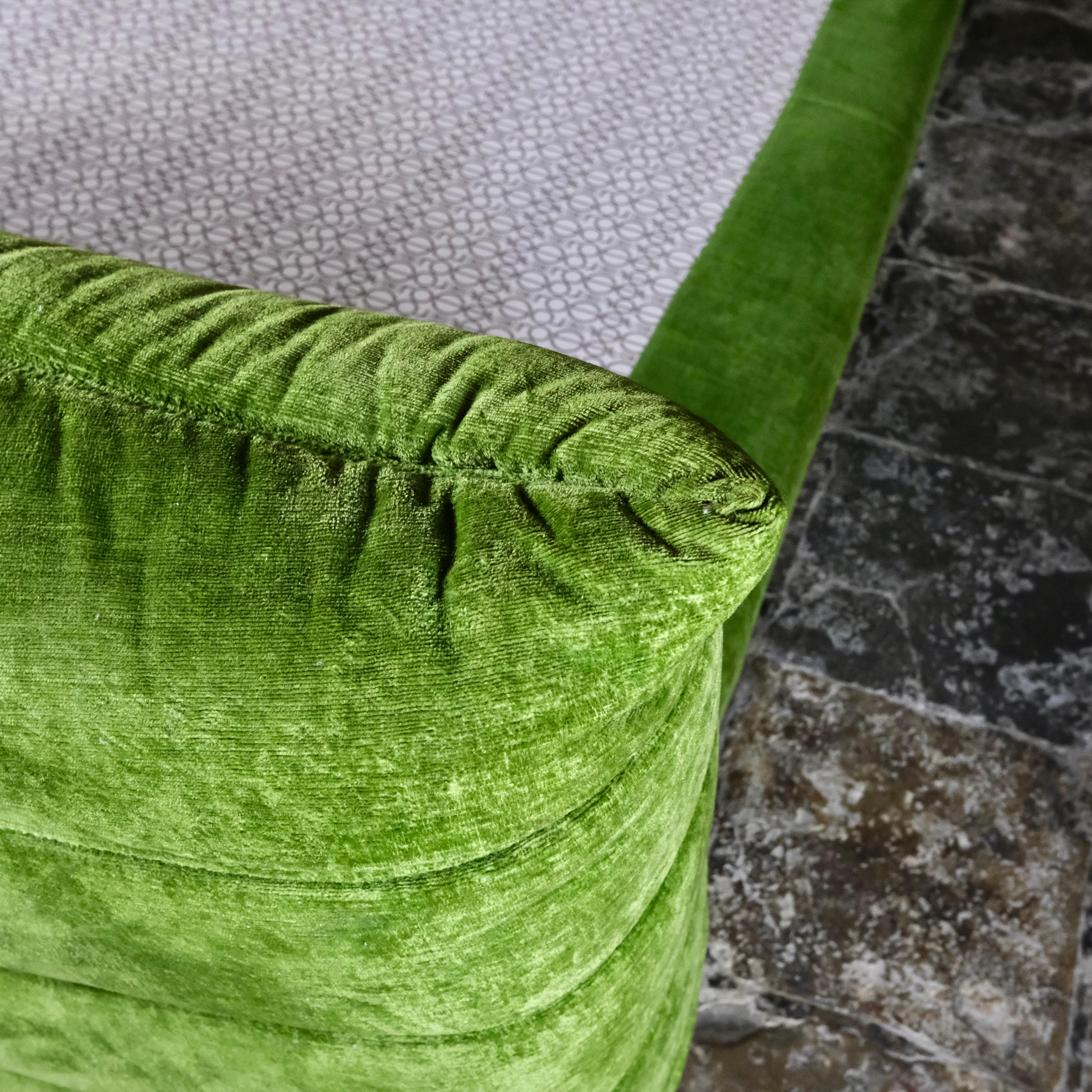 Original cama Togo de terciopelo verde de Michel Ducaroy para Ligne Roset, Francia, años 70 8