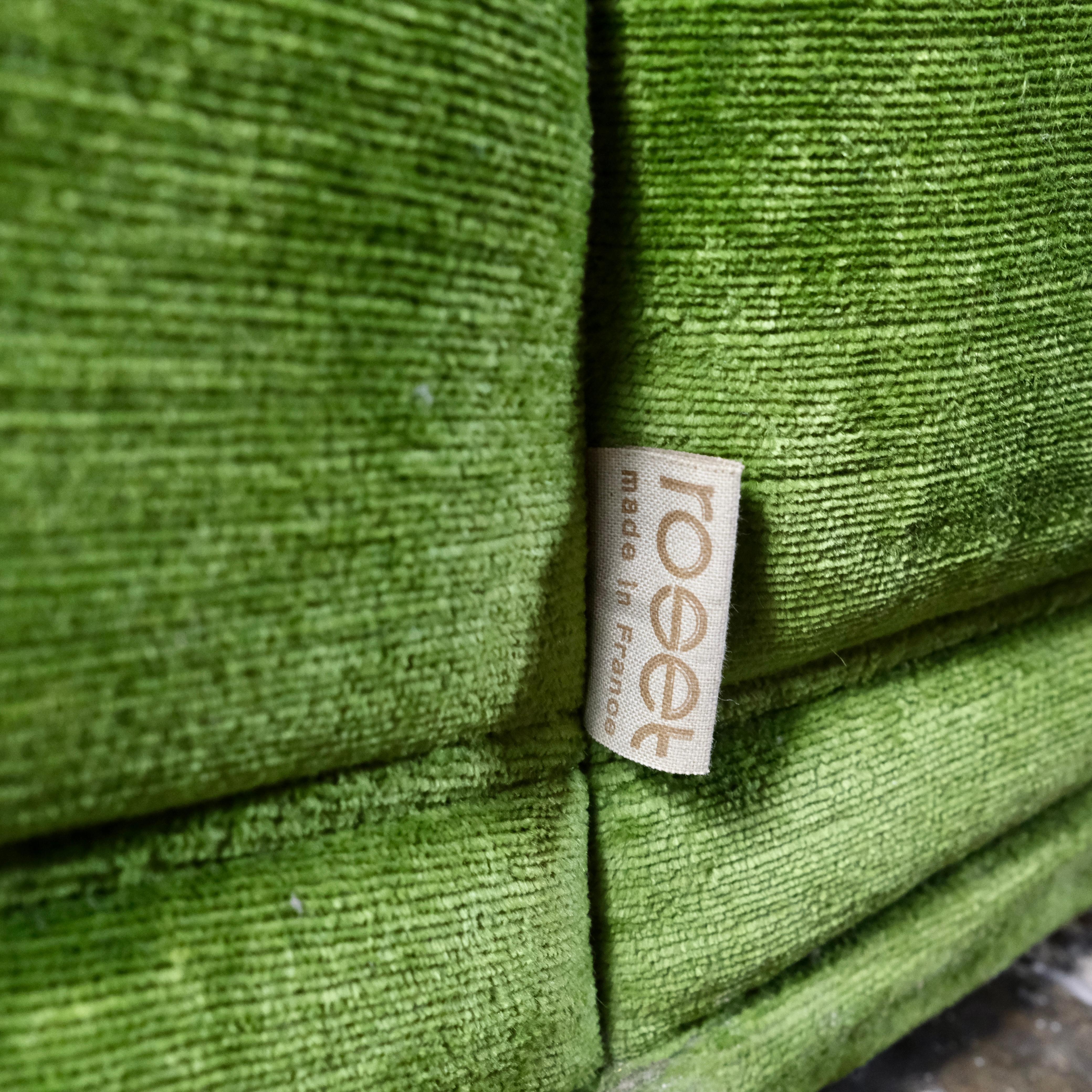 Original cama Togo de terciopelo verde de Michel Ducaroy para Ligne Roset, Francia, años 70 10