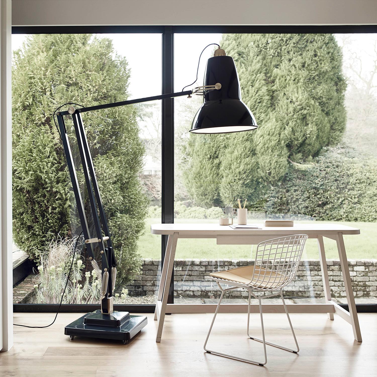 giant anglepoise