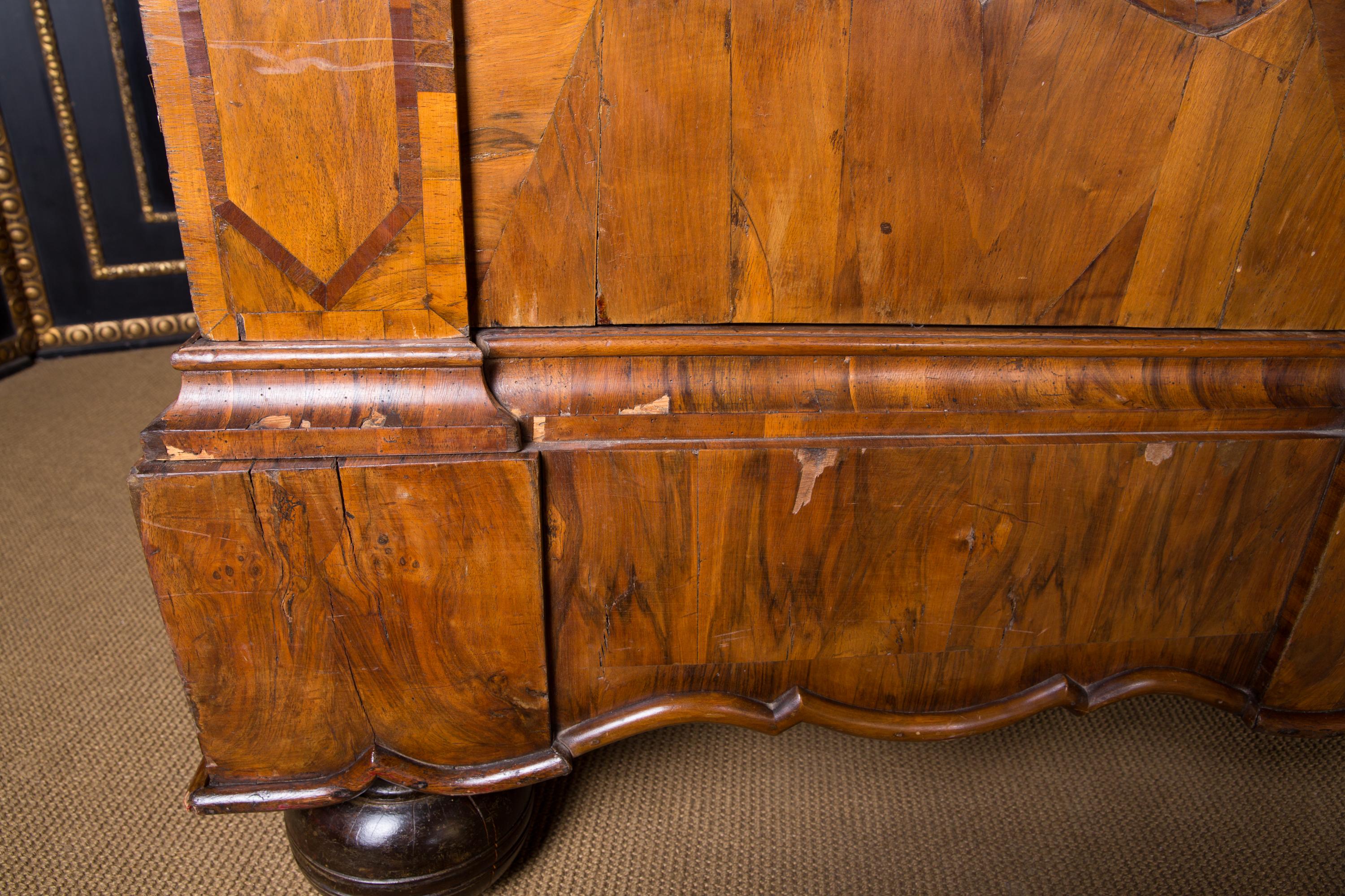 Original 18th Century Baroque Cabinet circa 1740 Walnut Veneer 7