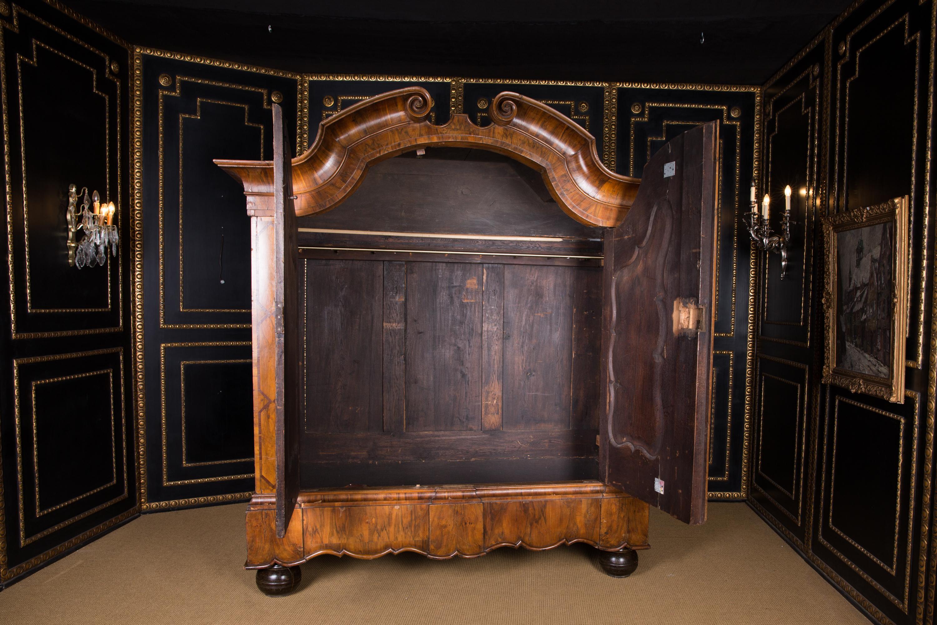 Original 18th Century Baroque Cabinet circa 1740 Walnut Veneer 13
