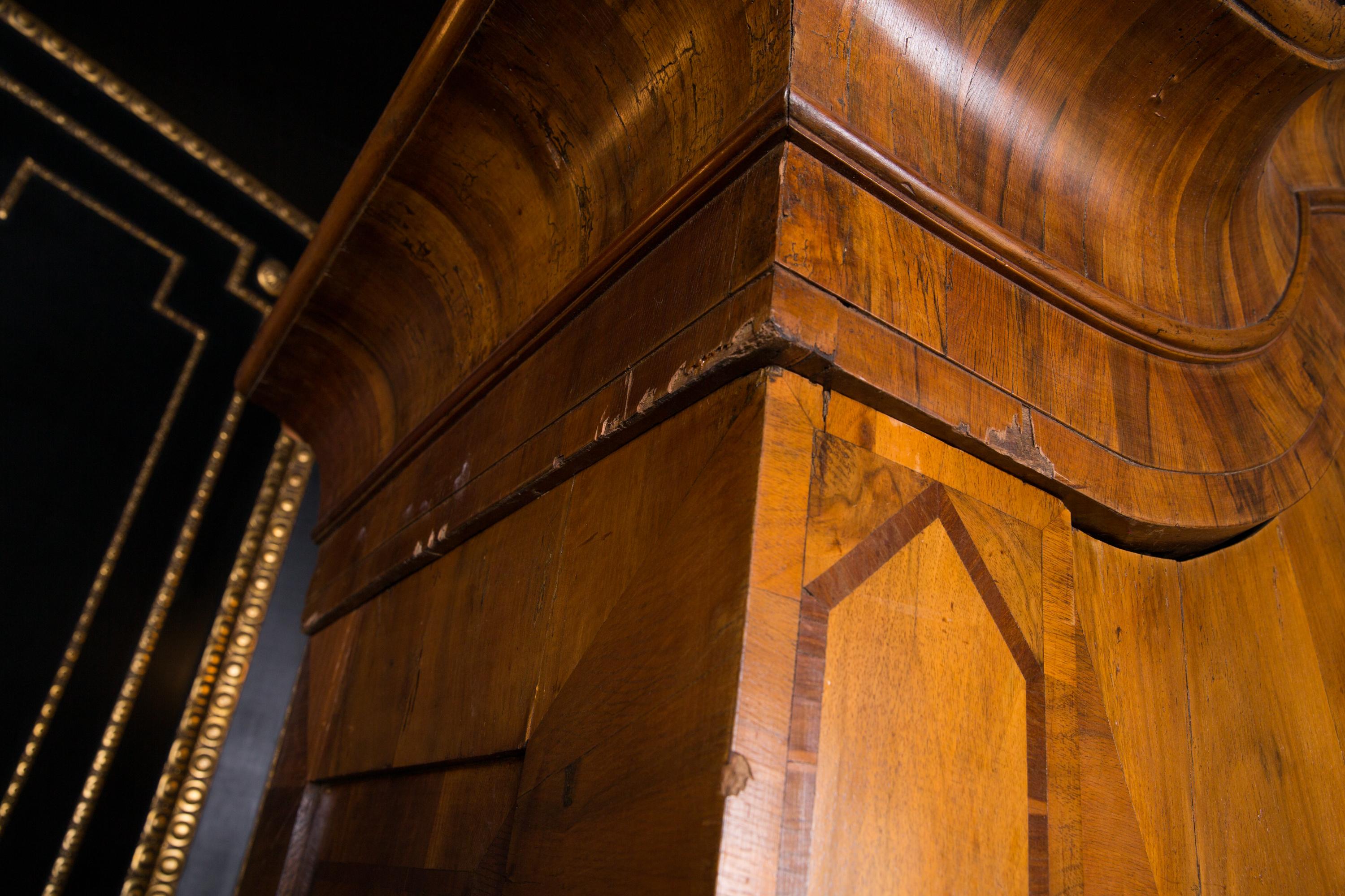 Original 18th Century Baroque Cabinet circa 1740 Walnut Veneer 3