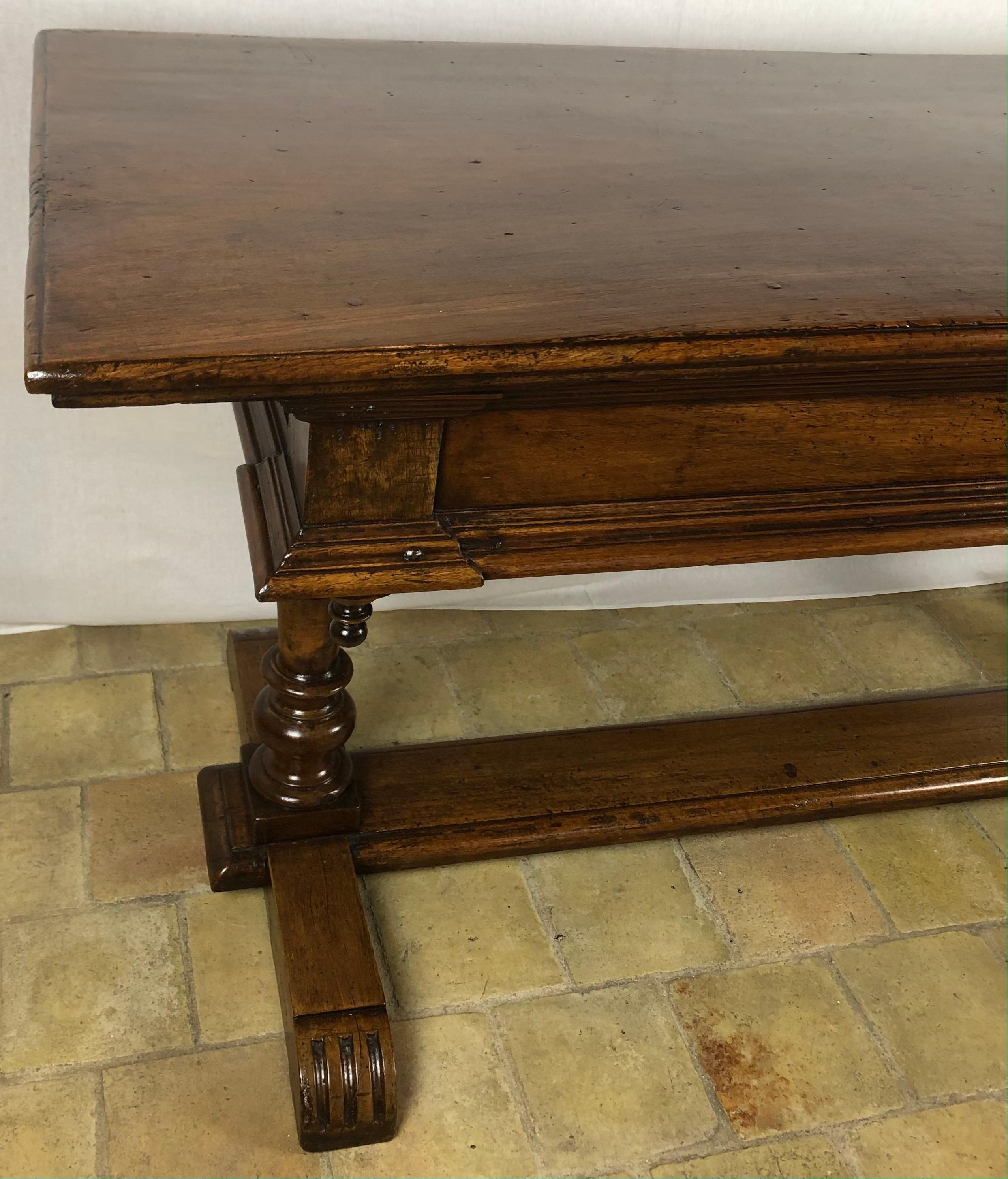 18th Century French Louis XIII Walnut Sofa Console or Display Table In Good Condition For Sale In Miami, FL
