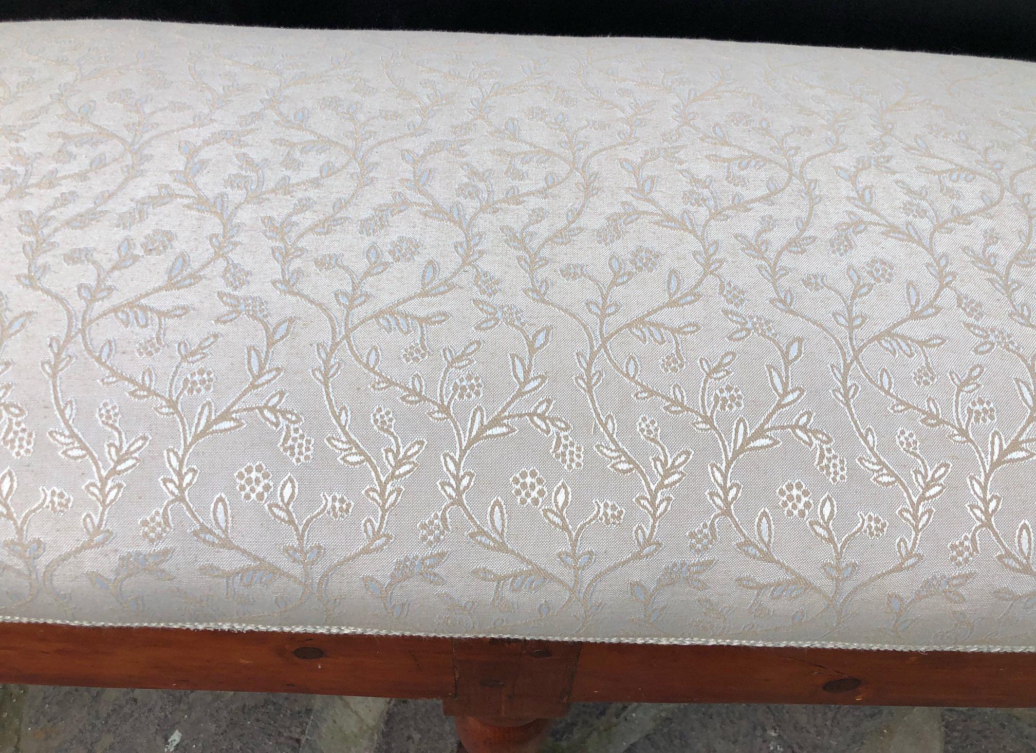 Uncommon Italian Bedroom Bench Sofa in Pine Original Paint Patina 4