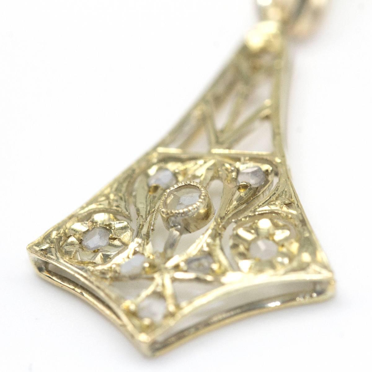 Gelbgold Anhänger mit 8x Diamanten für Frauen : 1.43 Gramm : 3,2cm lang und 1,5cm breit : 18K Gelbgold 18K.  Produkt aus zweiter Hand, das nur im Internet erhältlich ist  Ref: D364091JC