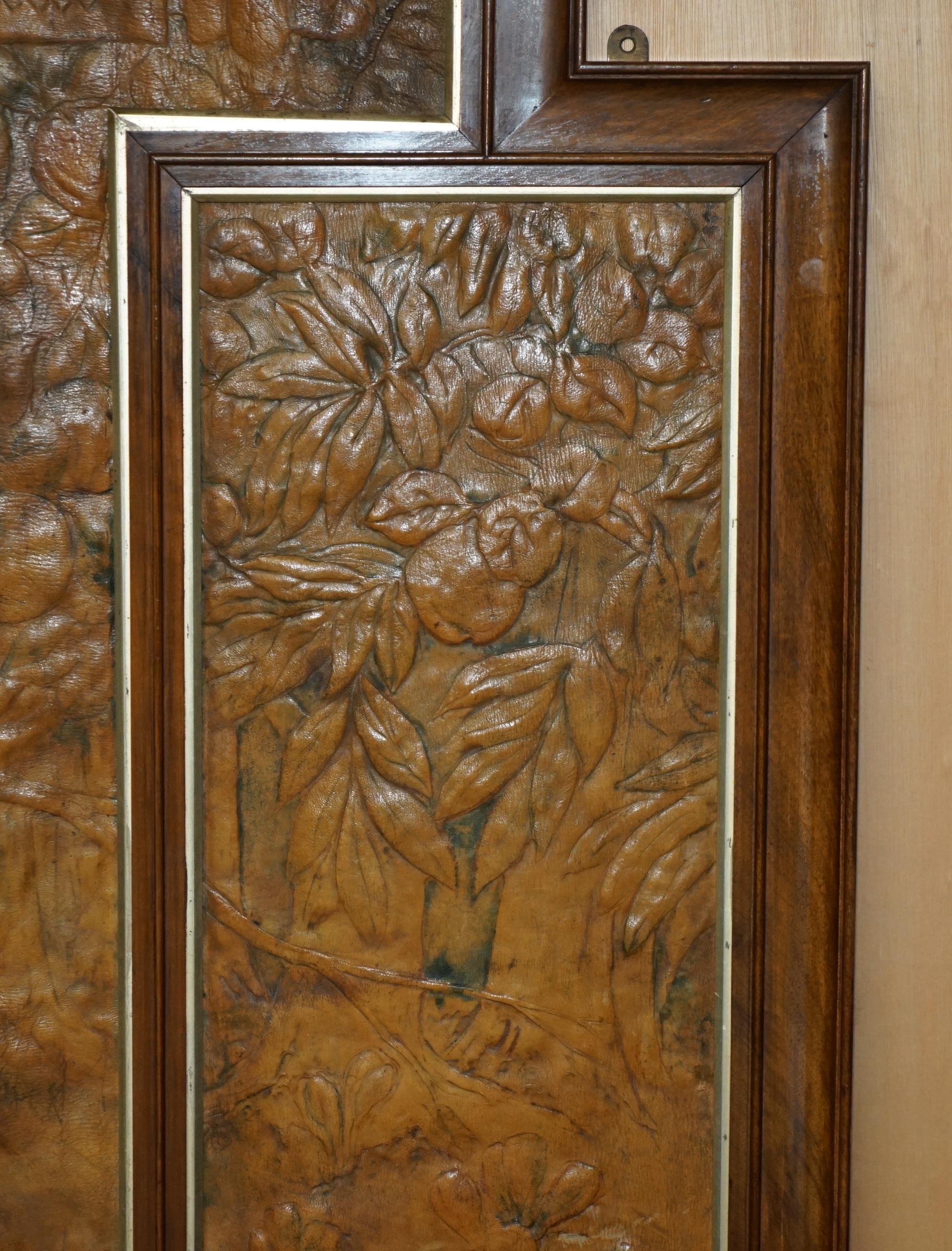 ORiGINAL 1912 ADA NEVILLE-ROLFE LEATHER EMBOSSED ART NOUVEAU HARDWOOD WALL PANEL im Angebot 2