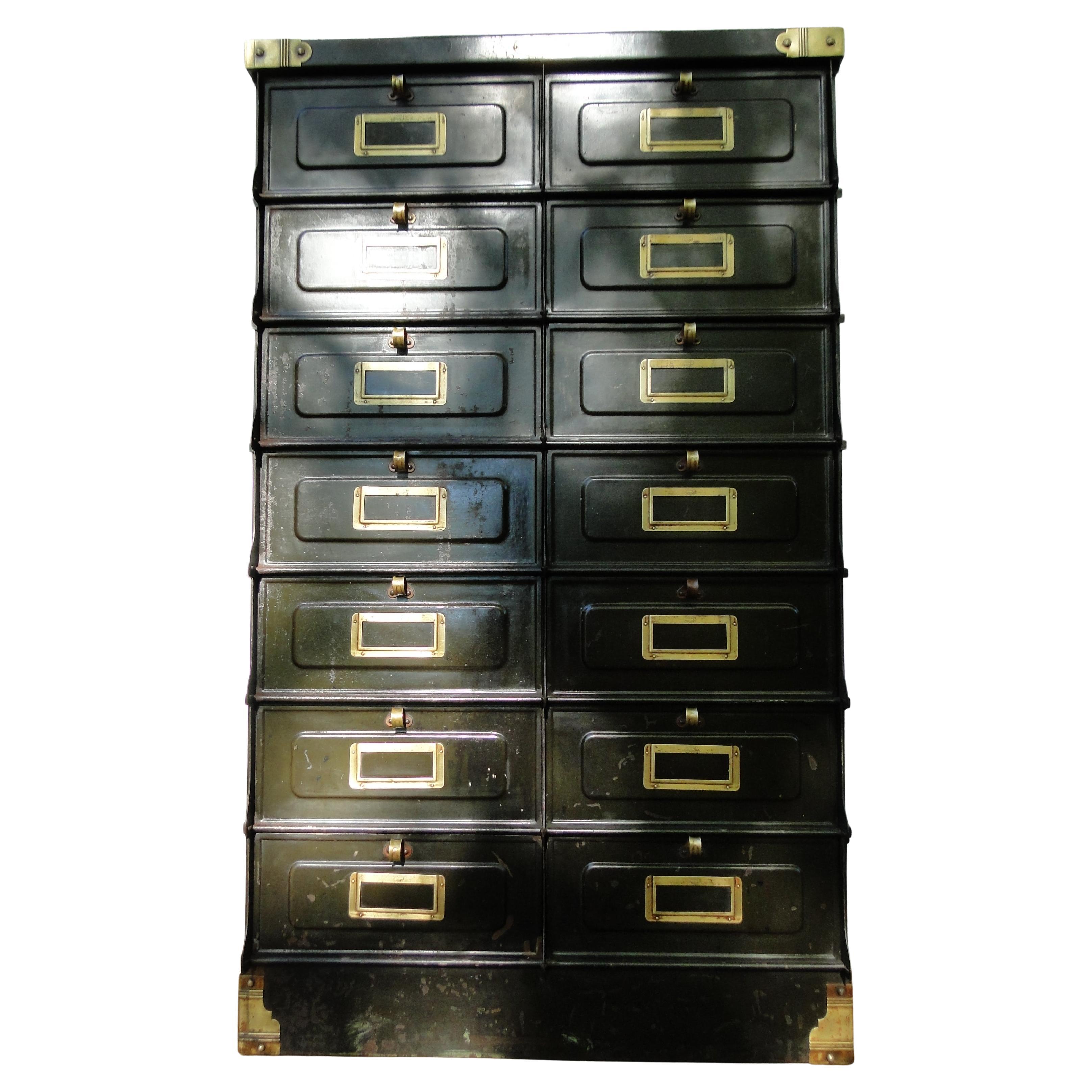 Originale del 1920  Strafor 14 Flaps   Armadio a cassetti Credenza in vendita