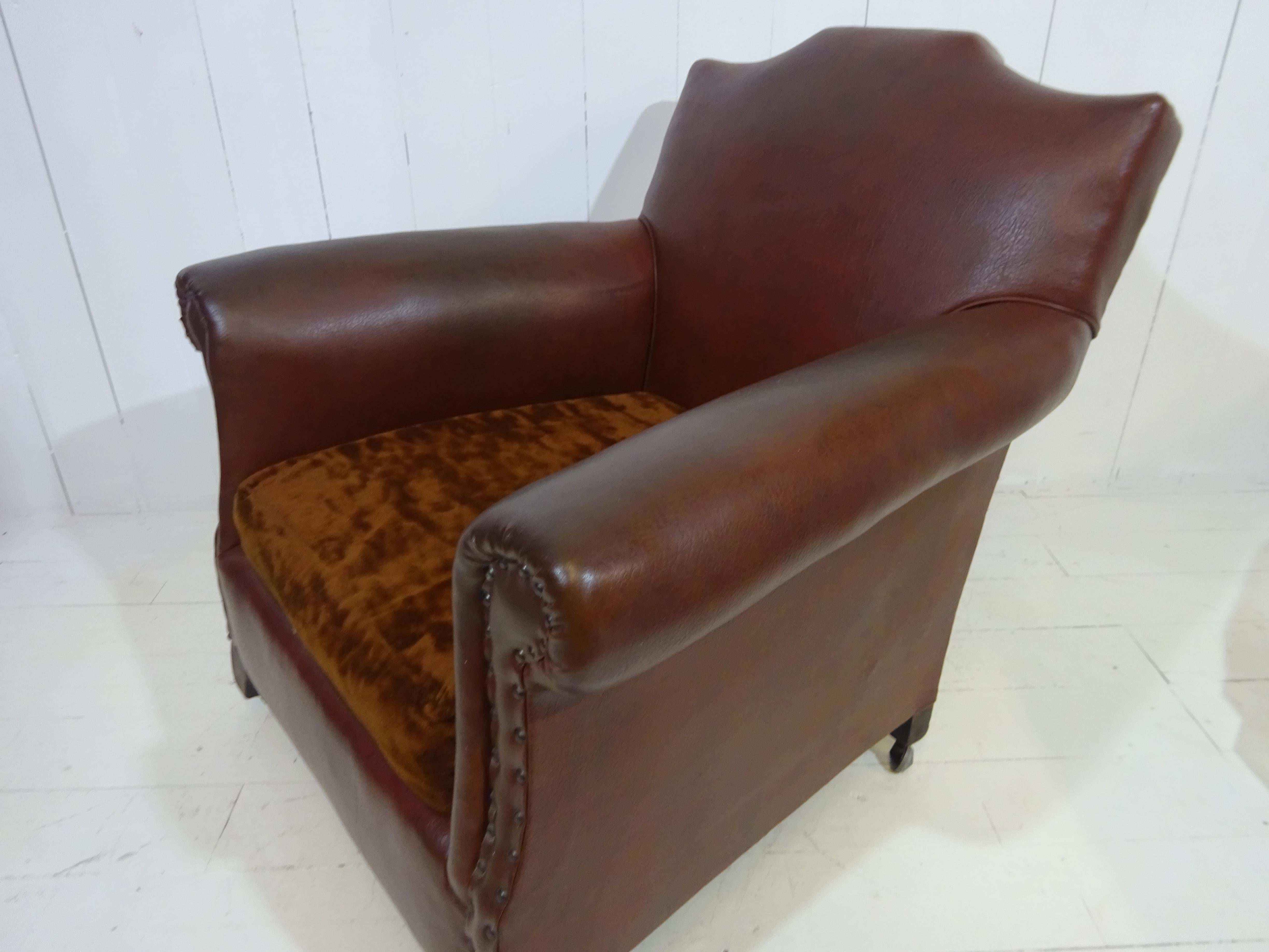 Art Deco Club chair

An original art deco armchair that has been with the same family from new! Lovely shape, design, style and a quality build. 
Chair has a solid beech framework making the chair stable and sturdy. The design enables a