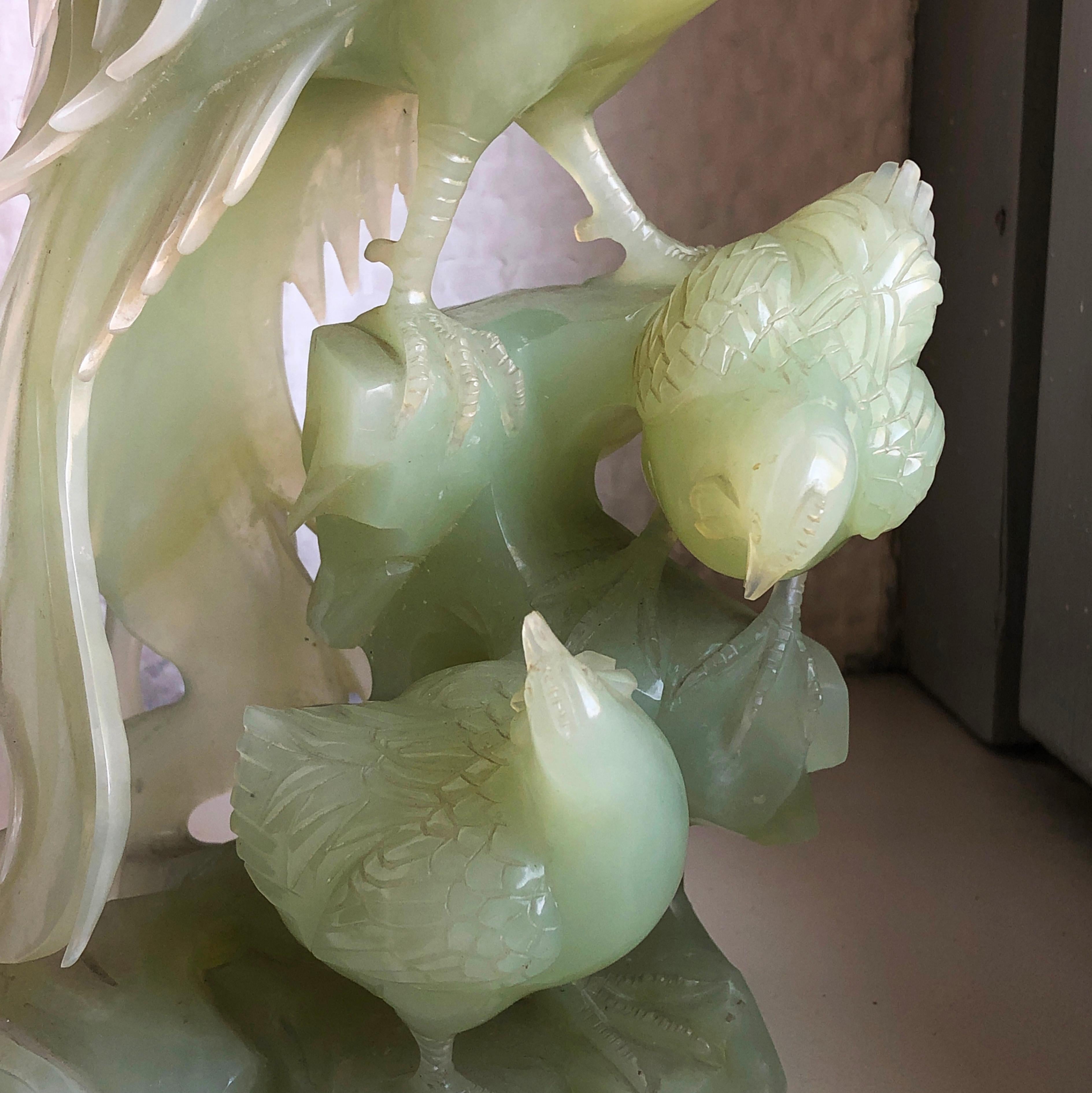 Original 1930 Chinese Export Natural Pale Jade Rooster and Chicks In Excellent Condition In Valenza, IT