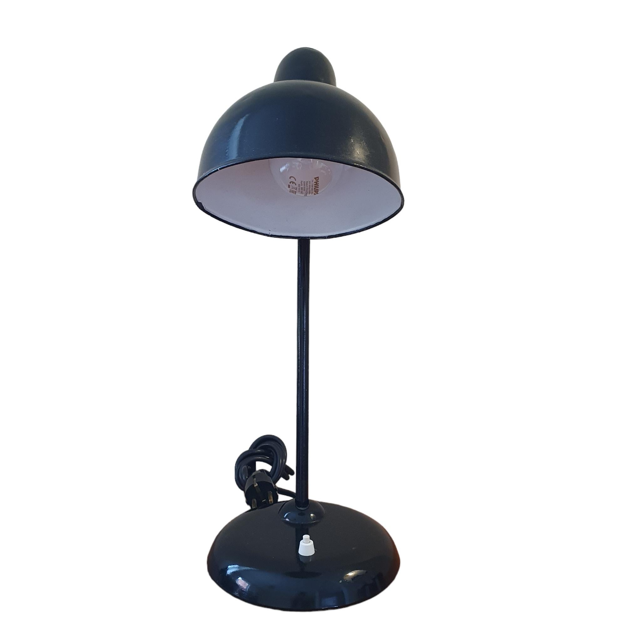 Bauhaus Original 1930's Black Kaiser Dell Table Lamp, model no. 6556 For Sale