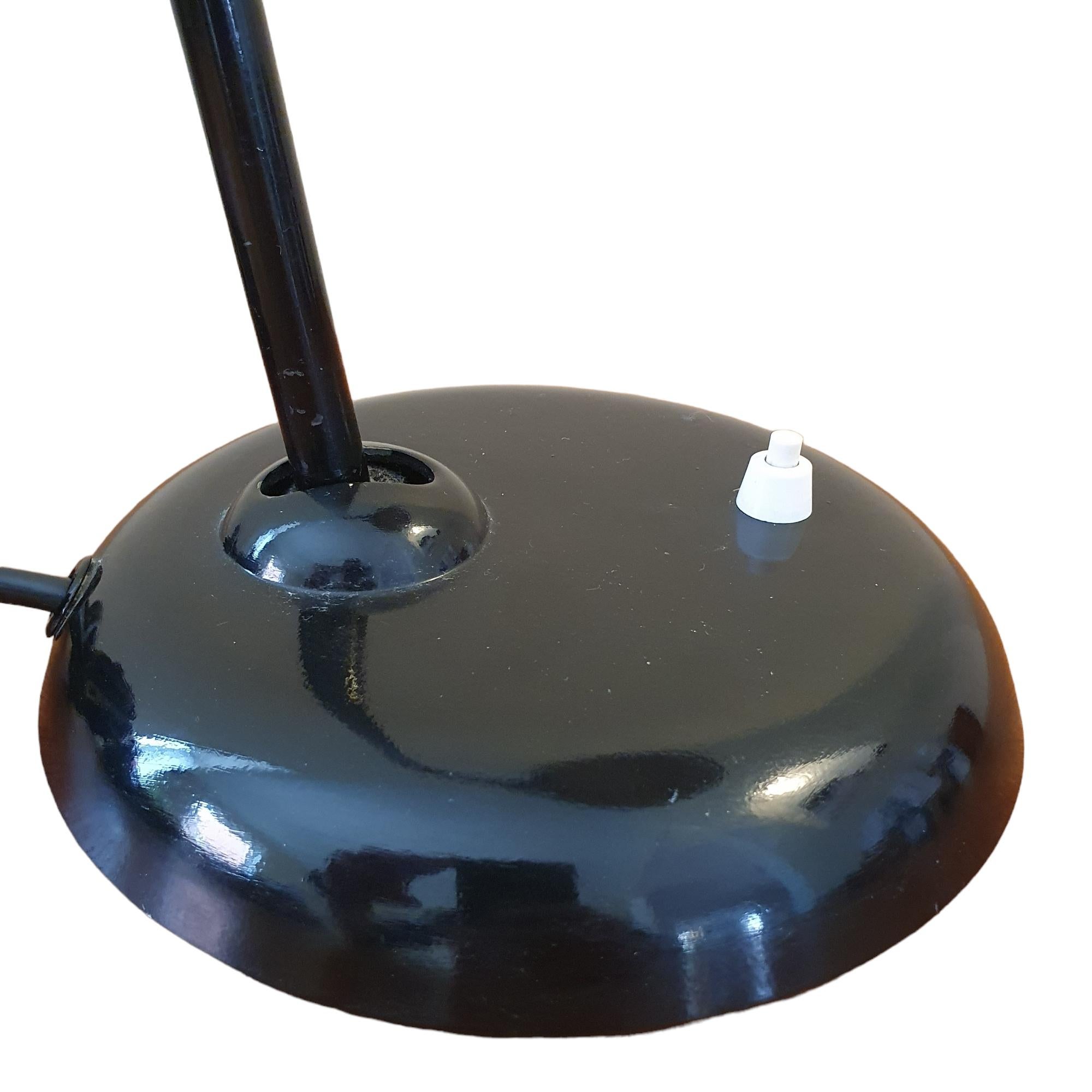 Original 1930's Black Kaiser Dell Table Lamp, model no. 6556 For Sale 1