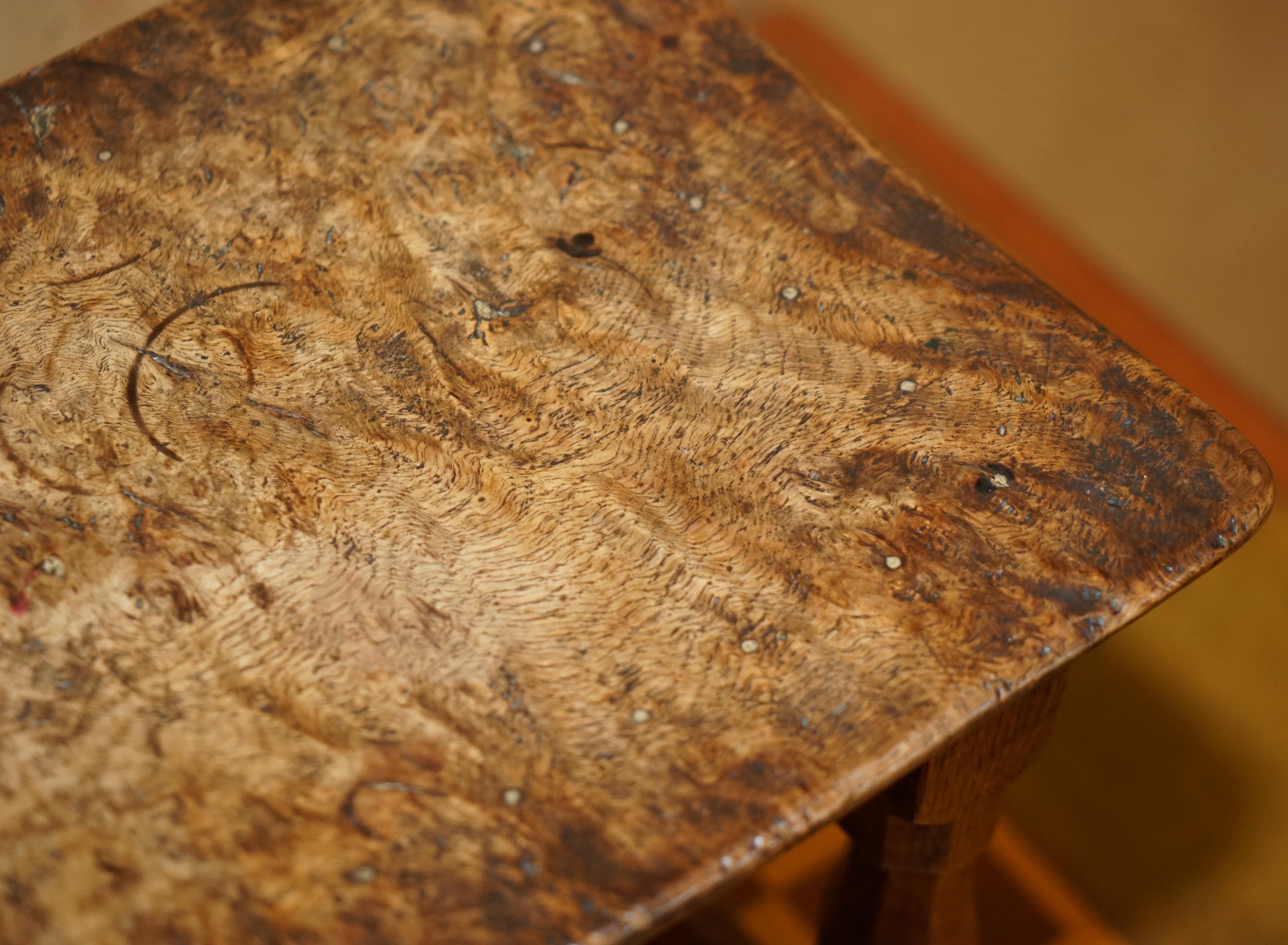 ORIGINAL 1930er BURR OAK ROBERT MOUSEMAN THOMPSON STOOL MIT PERIOD CURVED TOP im Angebot 2