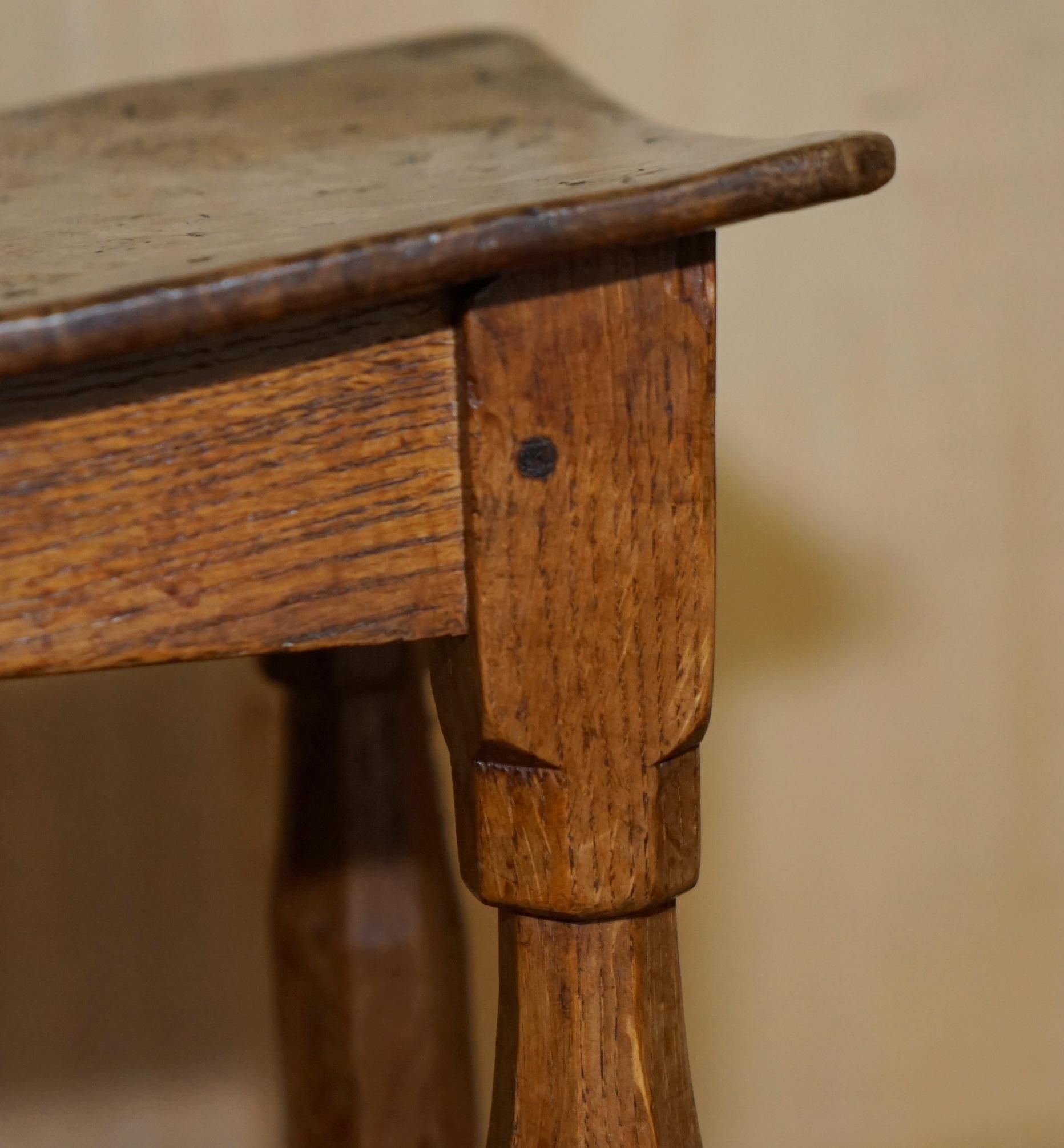 ORIGINAL 1930er BURR OAK ROBERT MOUSEMAN THOMPSON STOOL MIT PERIOD CURVED TOP im Angebot 9