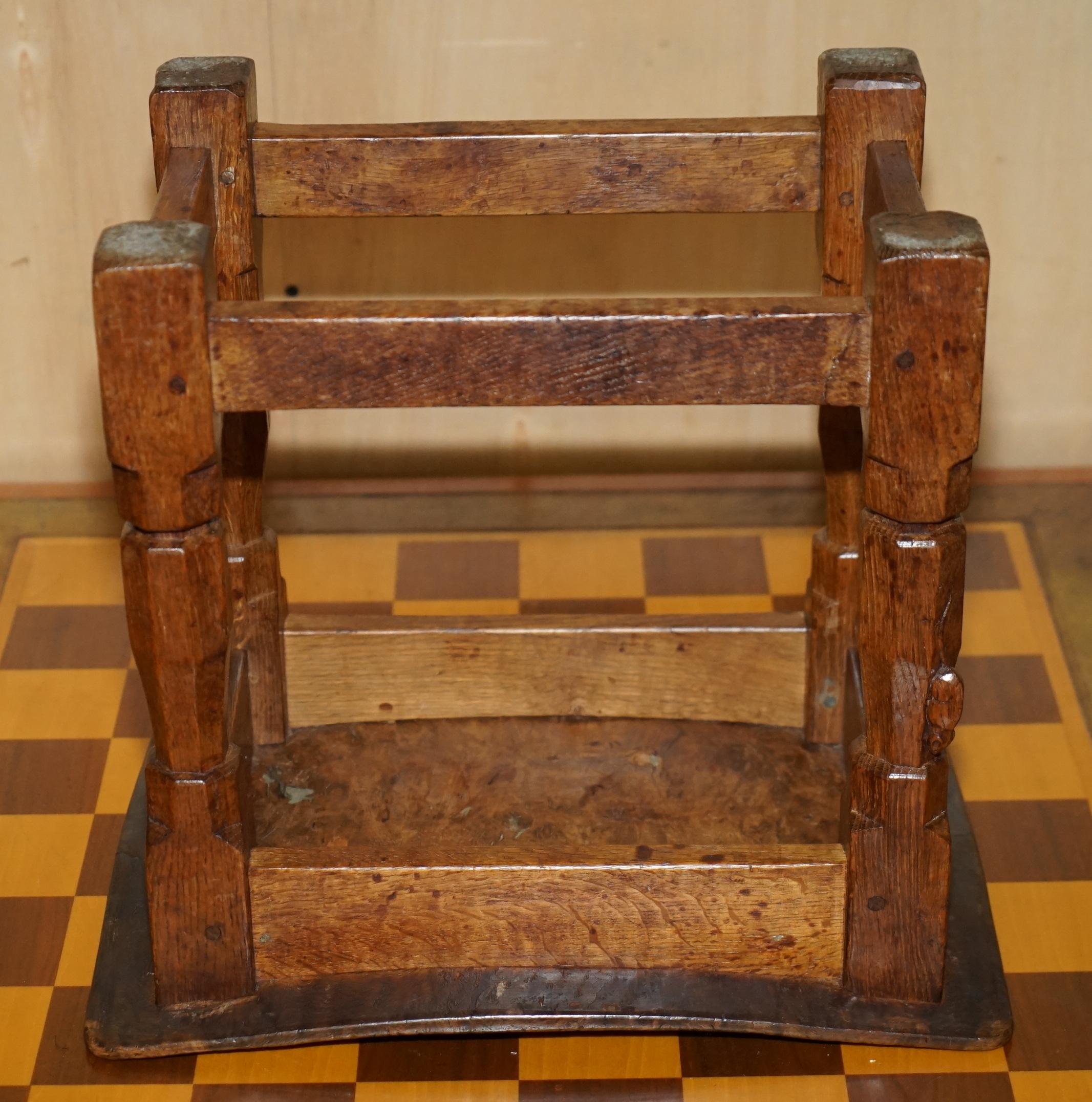 ORIGINAL 1930er BURR OAK ROBERT MOUSEMAN THOMPSON STOOL MIT PERIOD CURVED TOP im Angebot 10