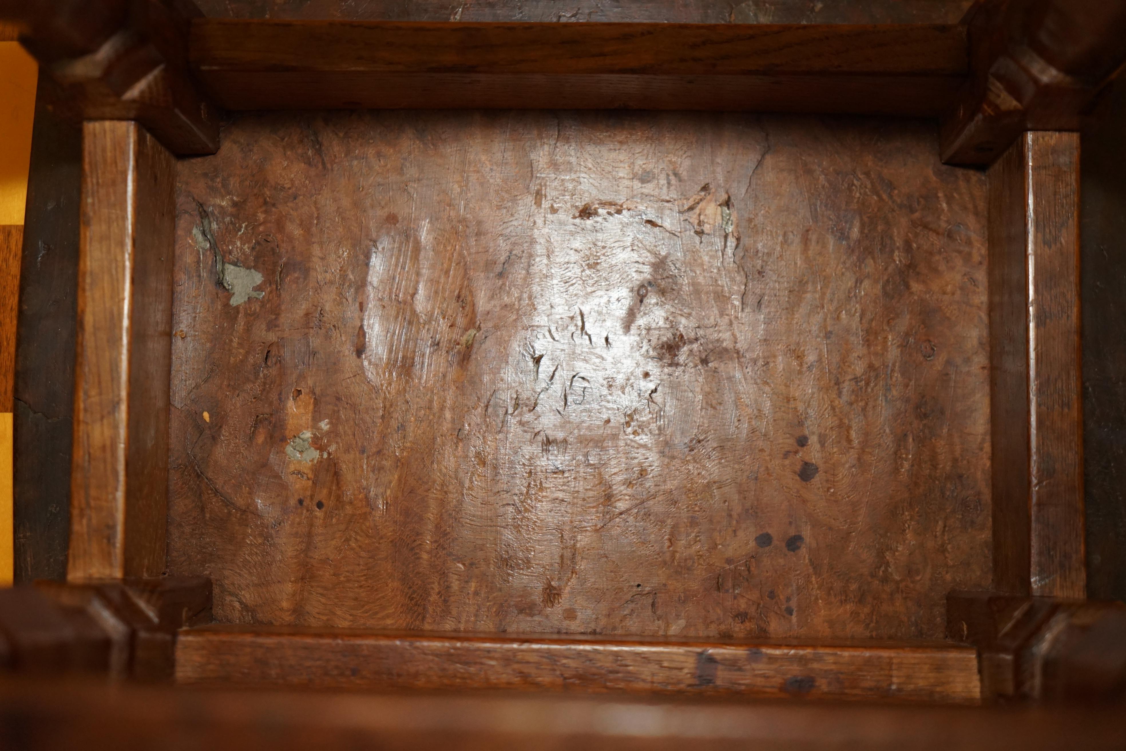 ORIGINAL 1930er BURR OAK ROBERT MOUSEMAN THOMPSON STOOL MIT PERIOD CURVED TOP im Angebot 12