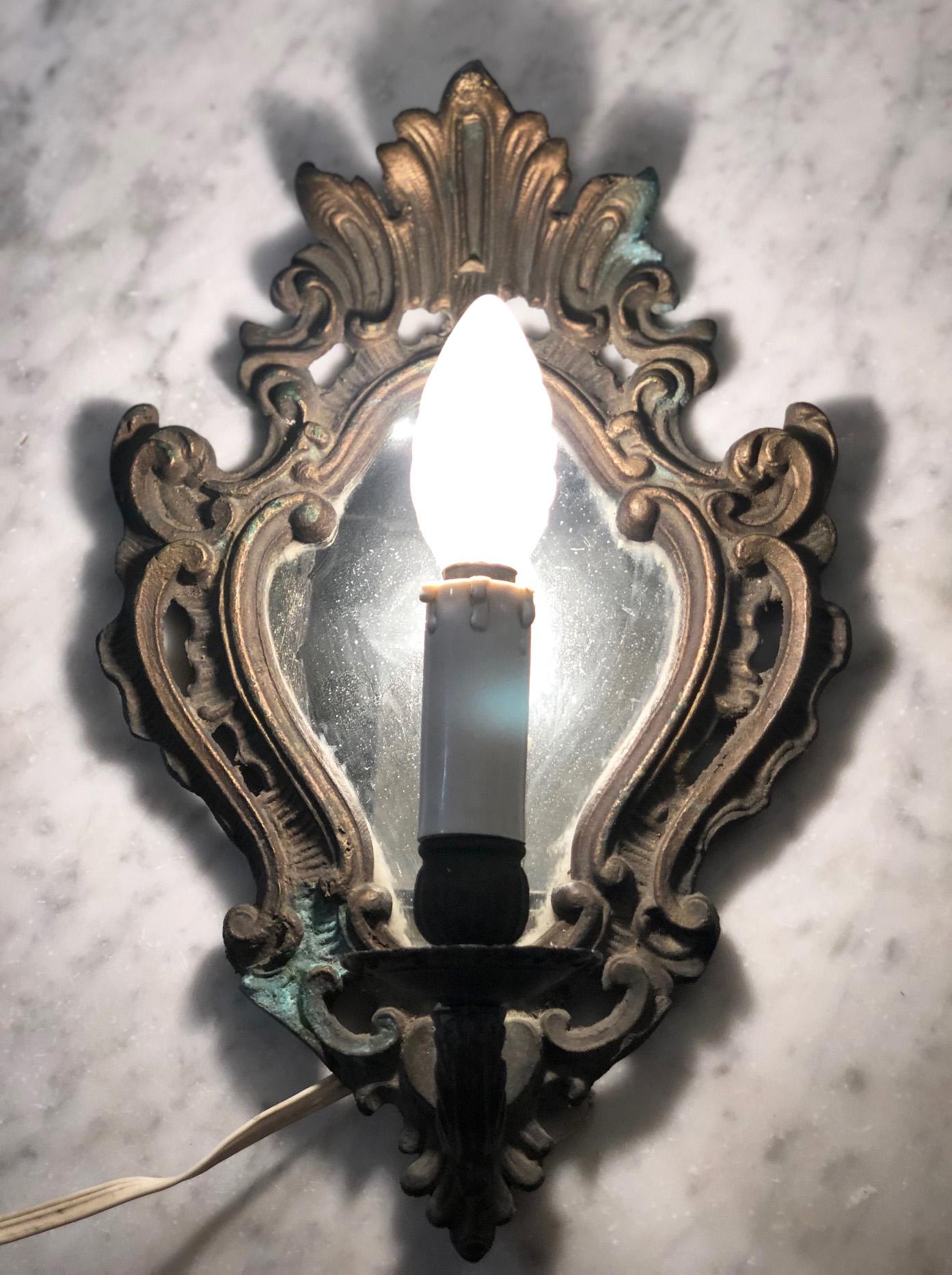 Italian Bronze Wall Lamp with Old Mirror For Sale 4